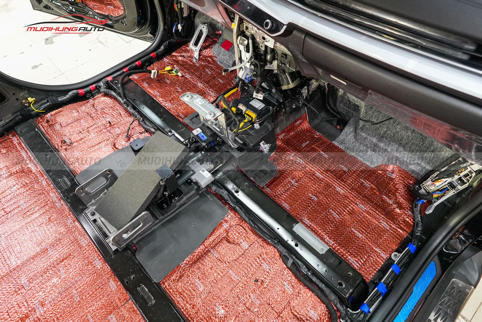 Cách âm sàn xe cho ô tô Kia Carnival 2025