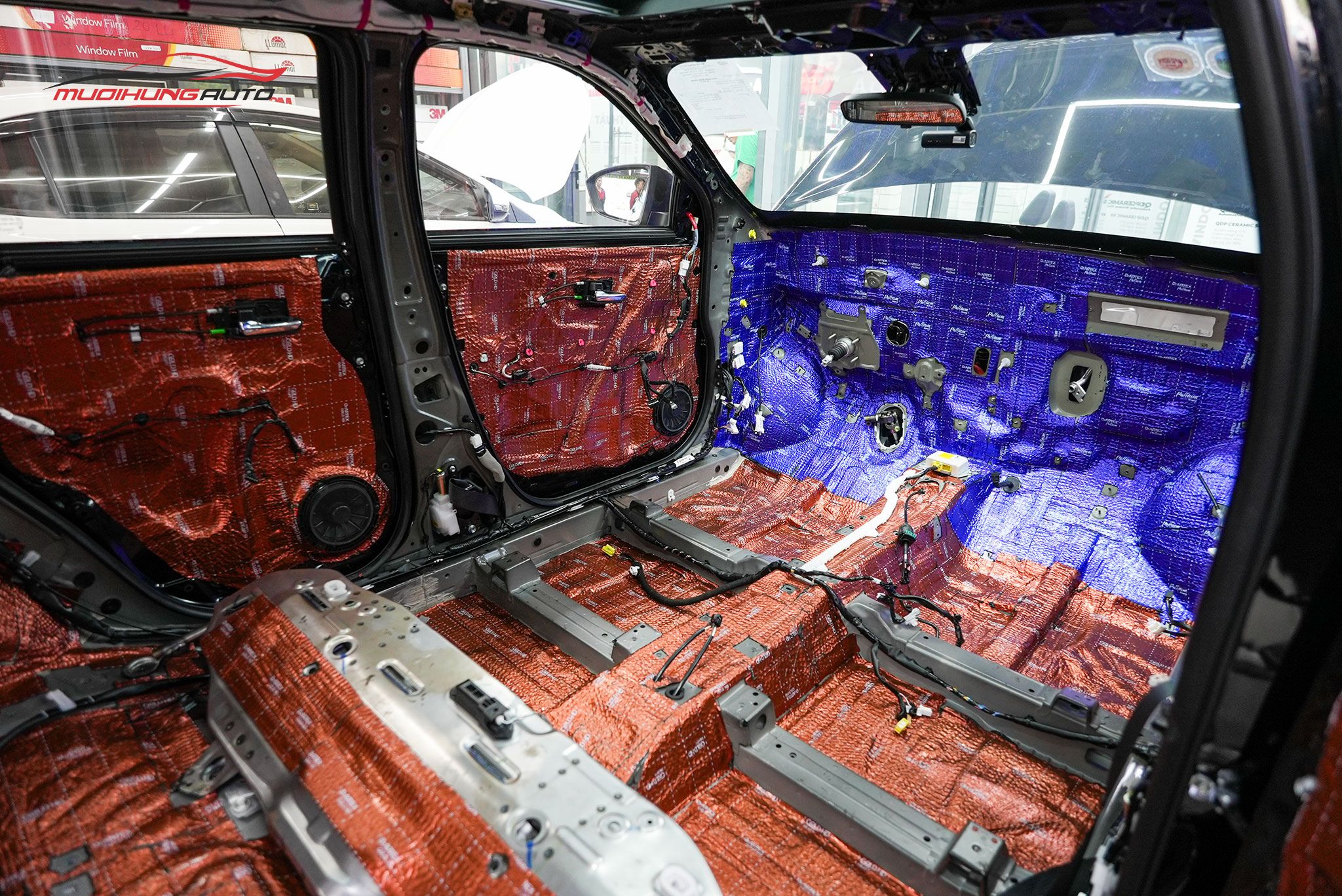 Cách âm sàn xe cho ô tô Toyota Yaris Cross 2024