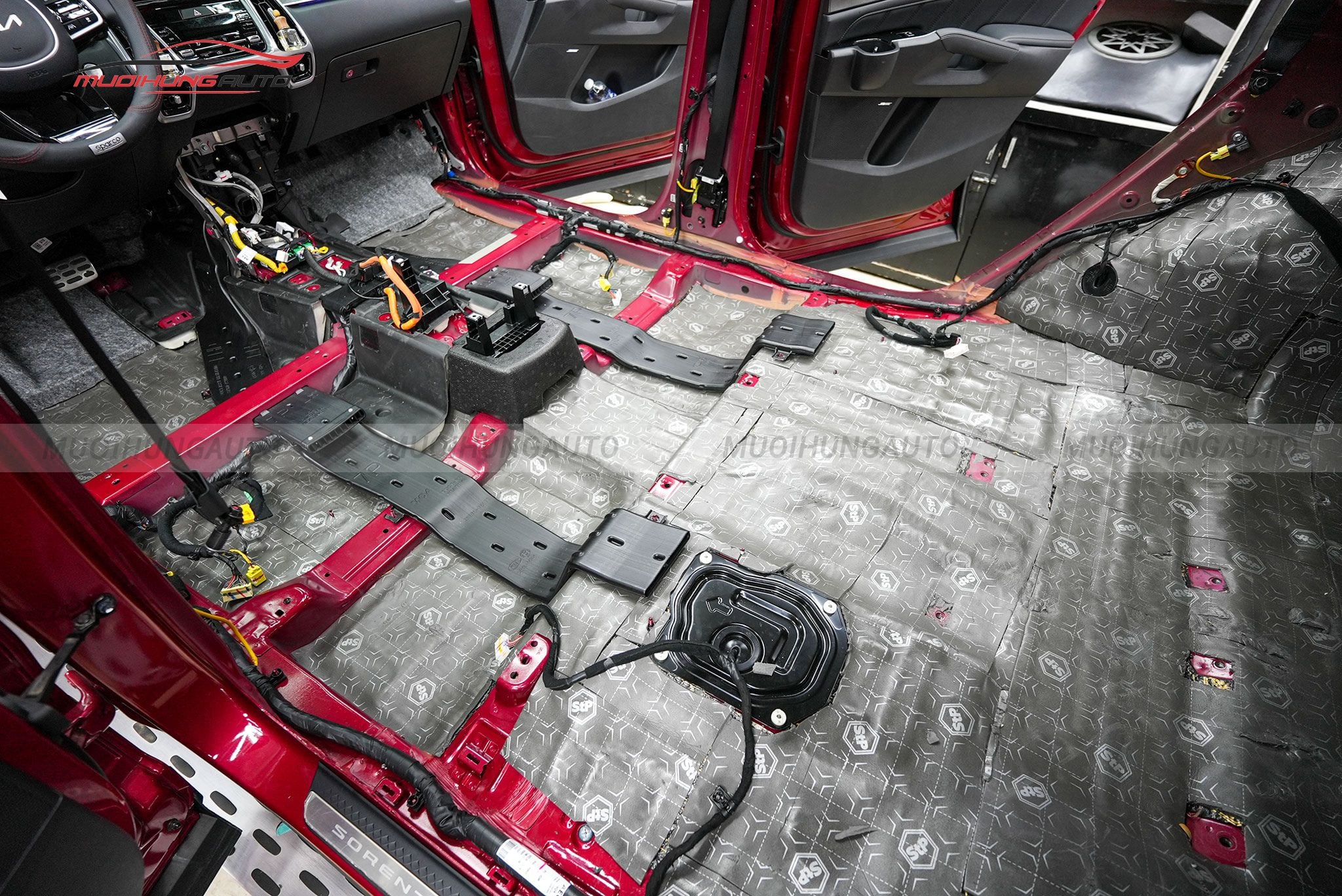 Cách âm sàn xe cho Toyota Camry 2014