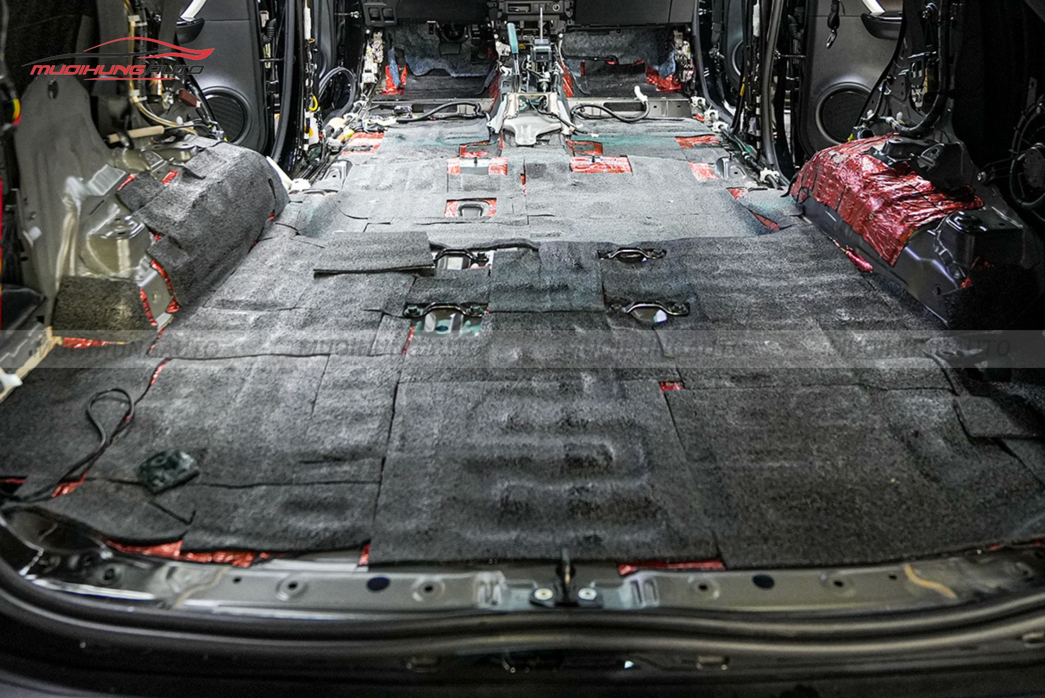 Cách âm sàn xe hơi Peugeot 5008