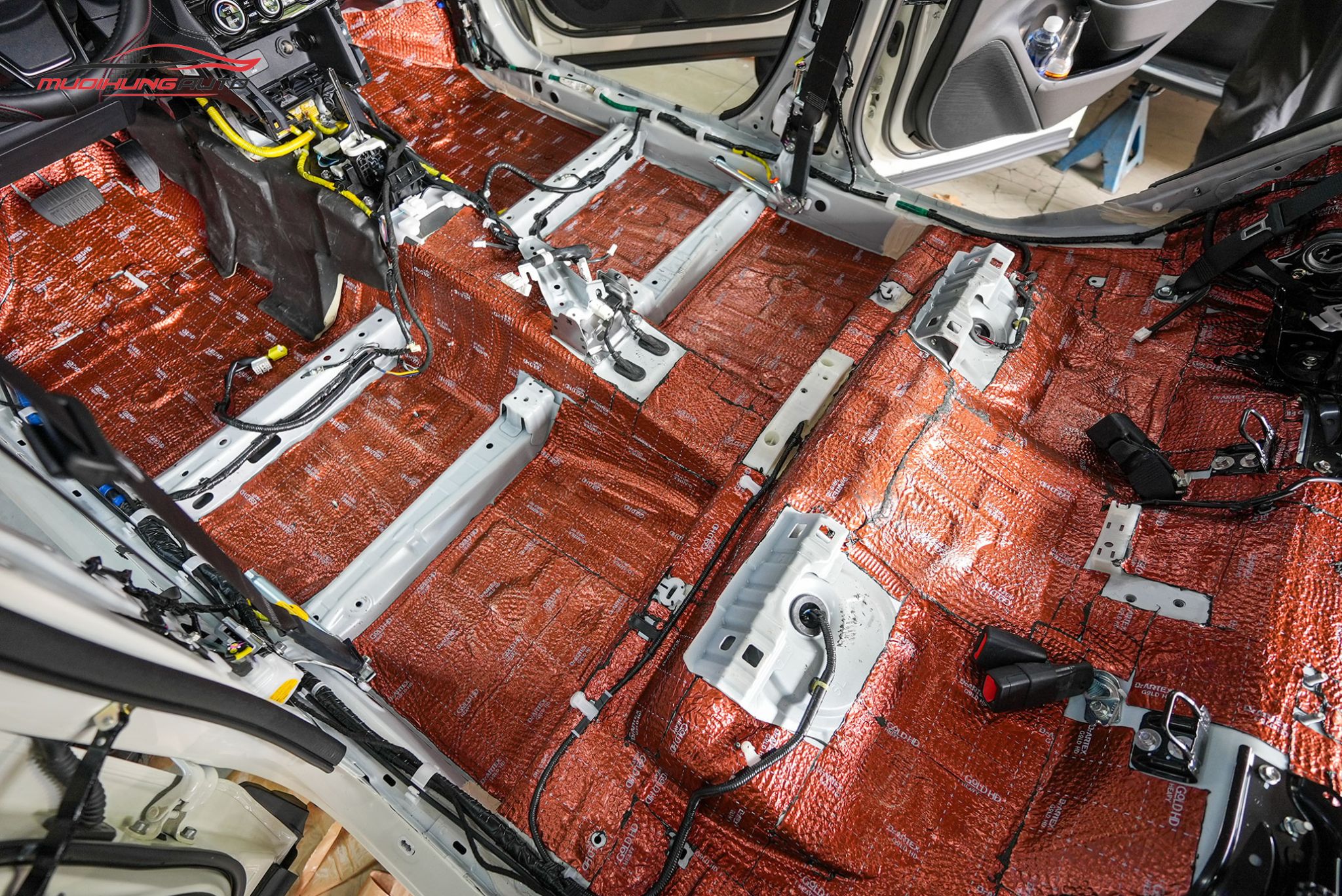 Cách âm sàn xe hơi Subaru Forester 2023