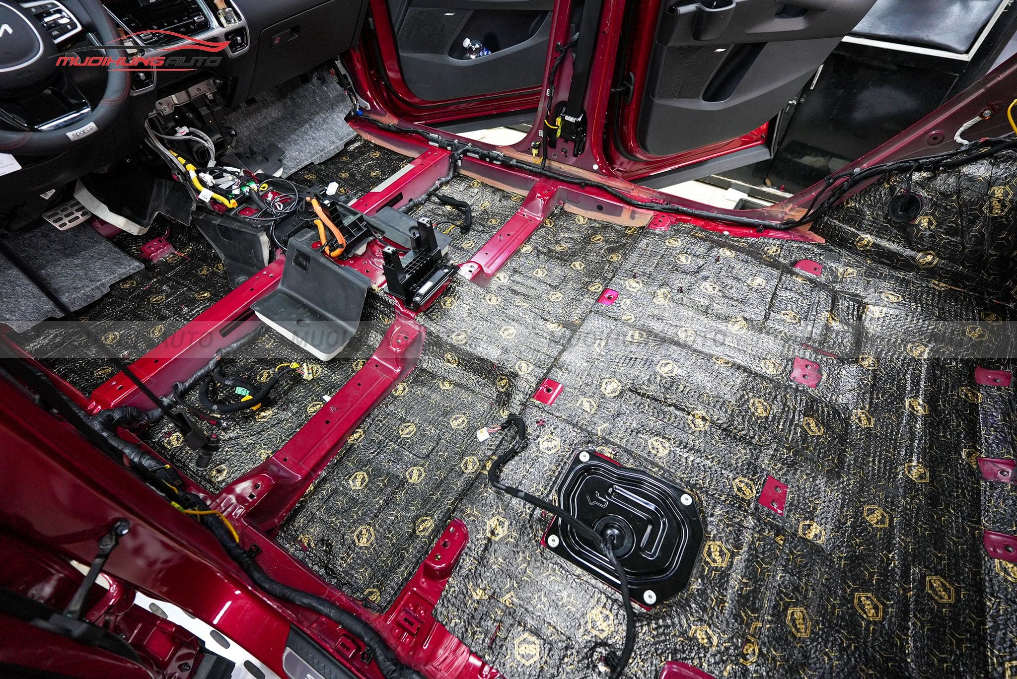 Cách âm sàn xe hơi Toyota Camry 2014