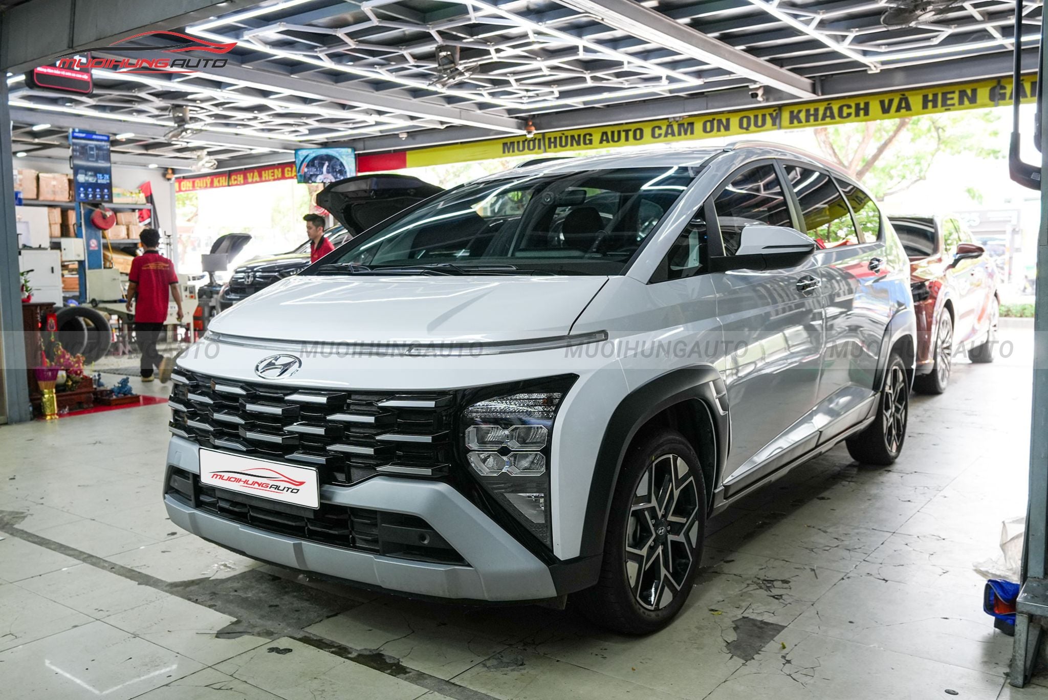 Cách âm sàn xe Hyundai Stargazer