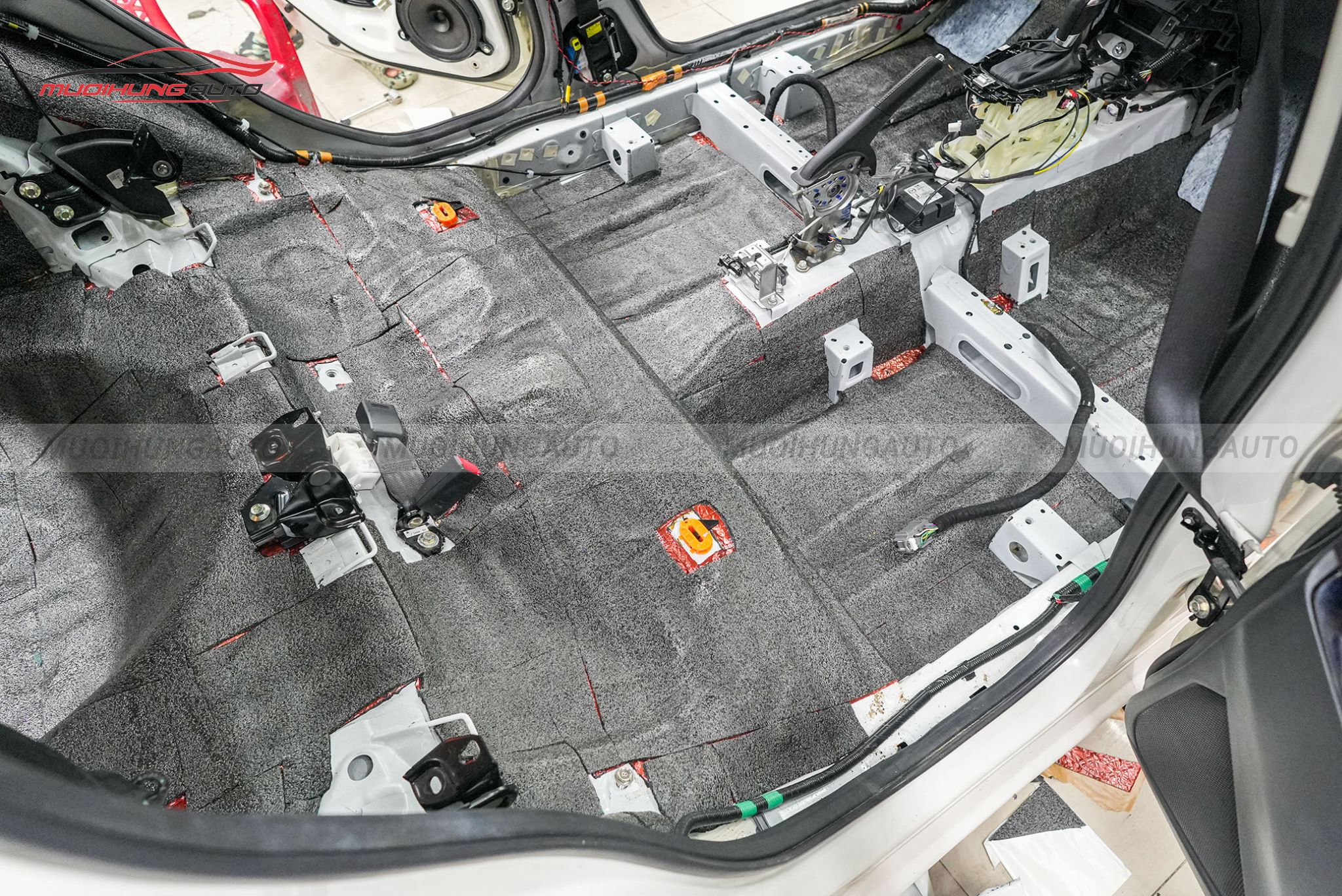 Cách âm sàn xe ô tô Mazda 2 2019