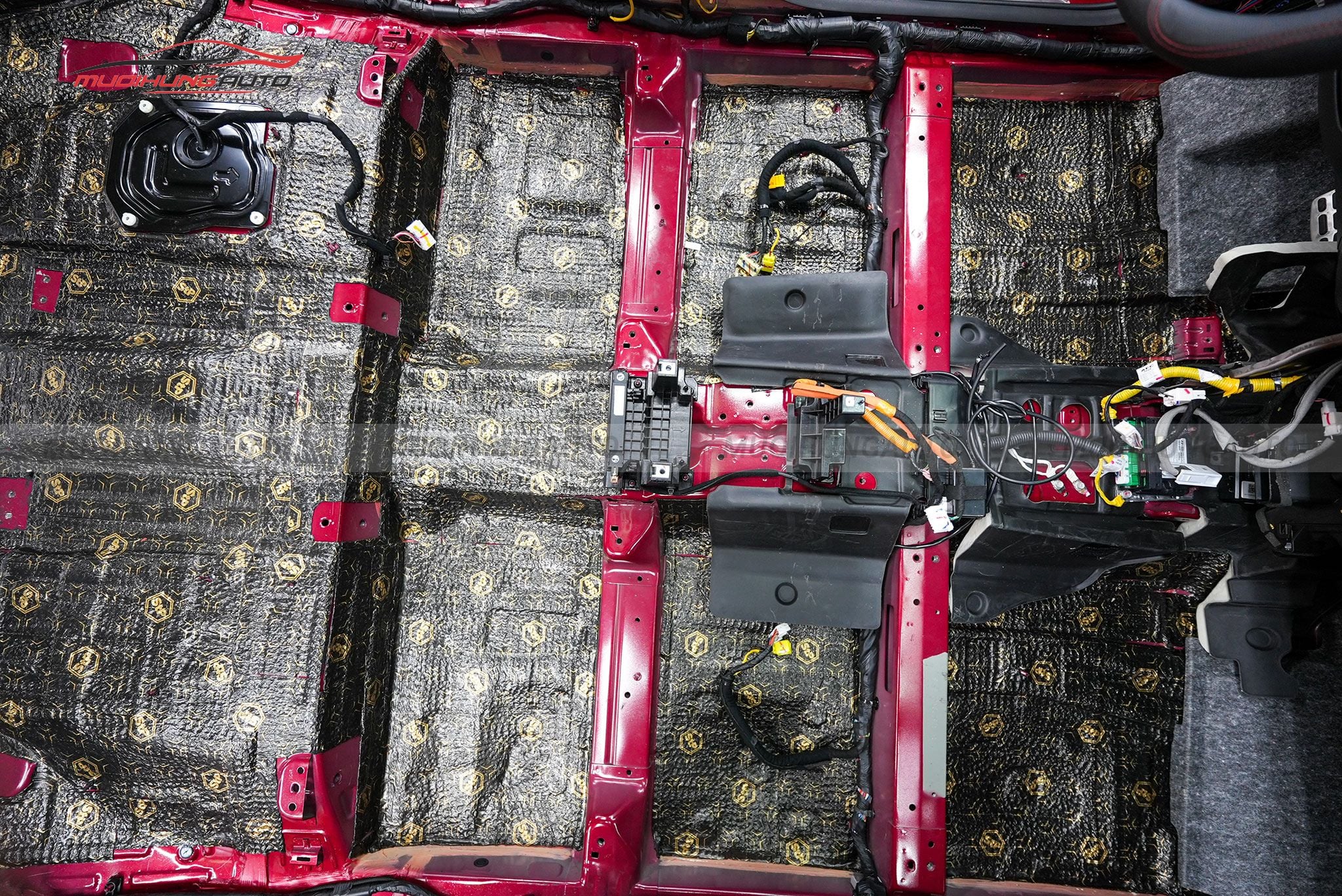 Cách âm sàn xe ô tô Toyota Camry 2014