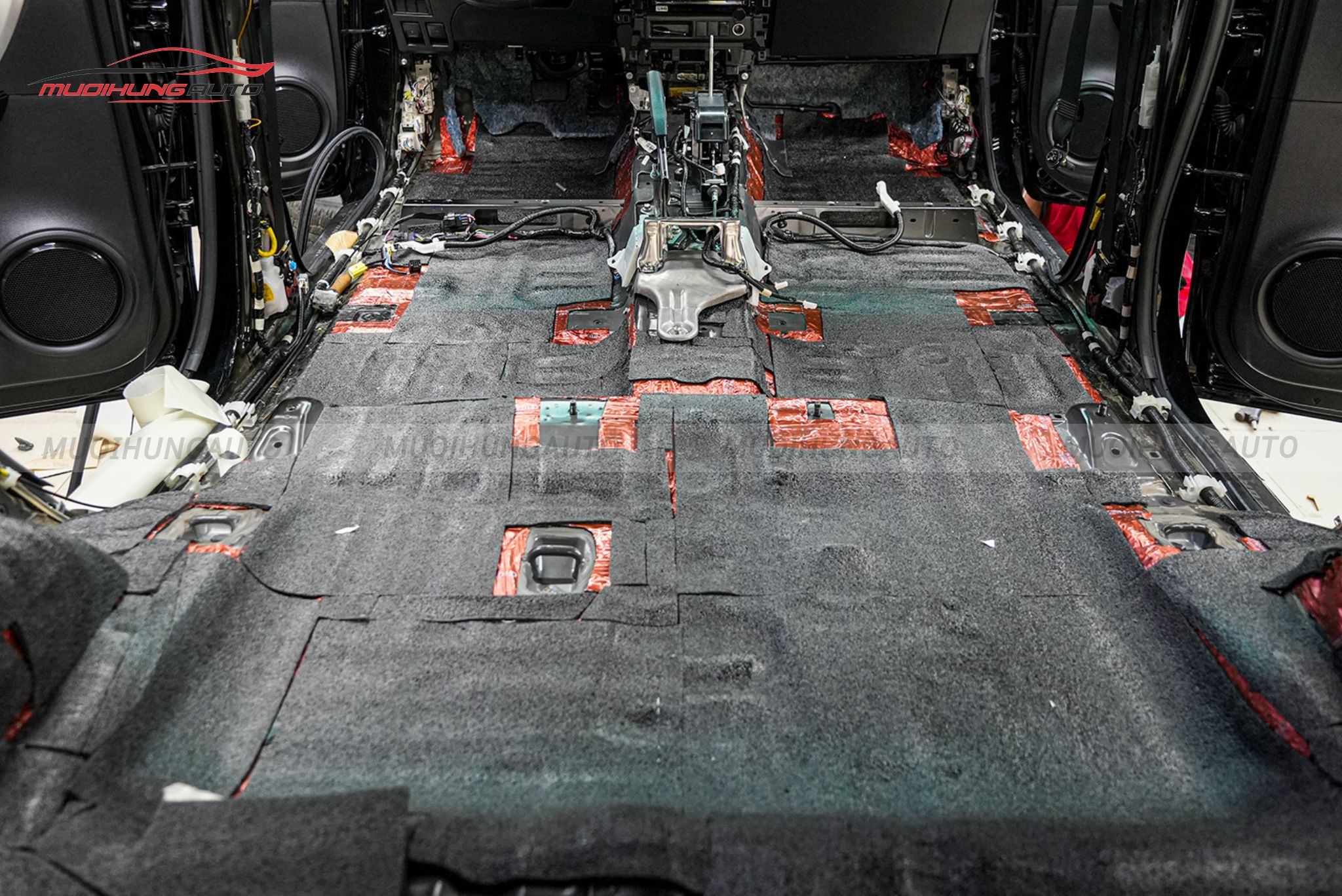 Cách âm sàn xe Peugeot 5008