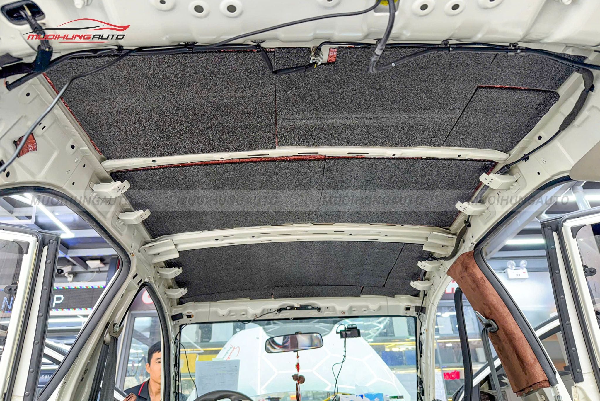 Cách âm trần ô tô Bentley 2009