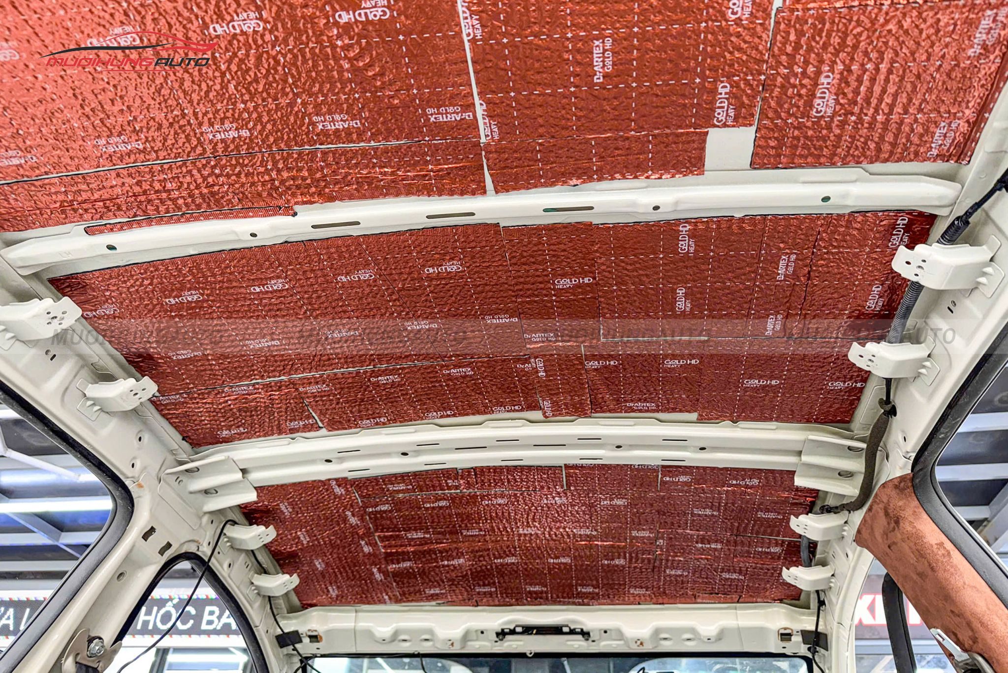 Cách âm trần xe cho Bentley 2009