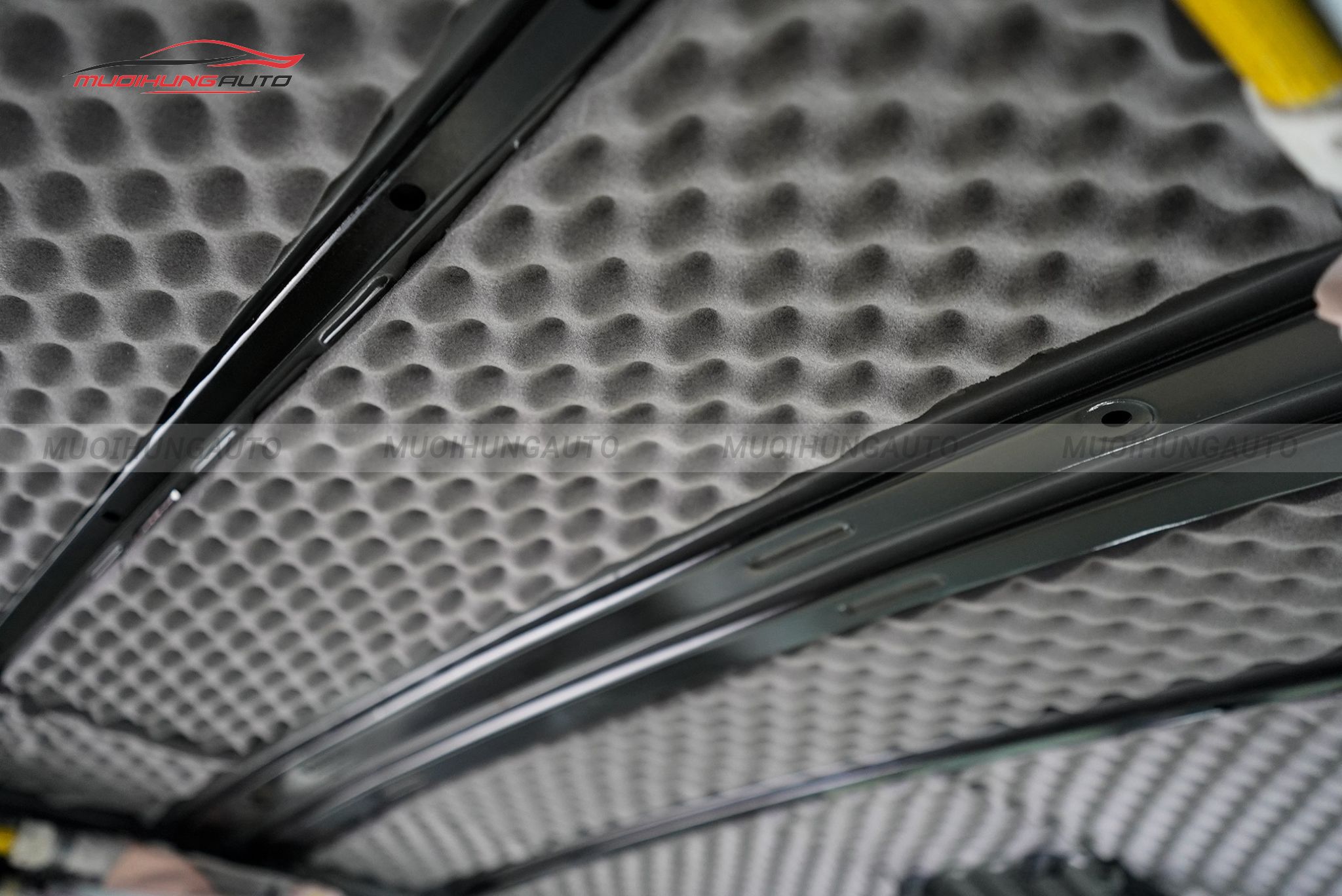 Cách âm trần xe cho Mitsubishi Outlander 2020