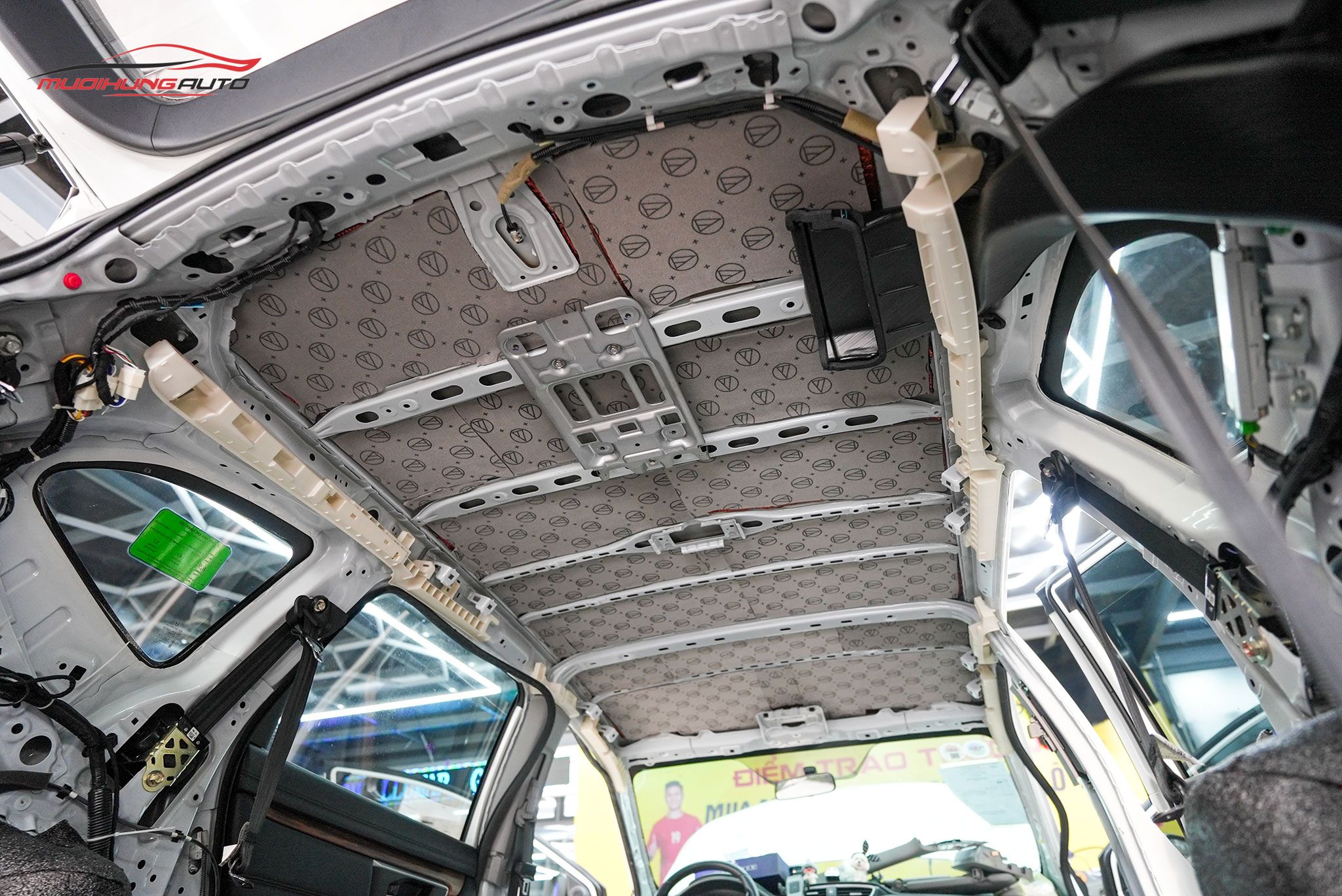 Cách âm trần xe cho ô tô Honda CRV 2019