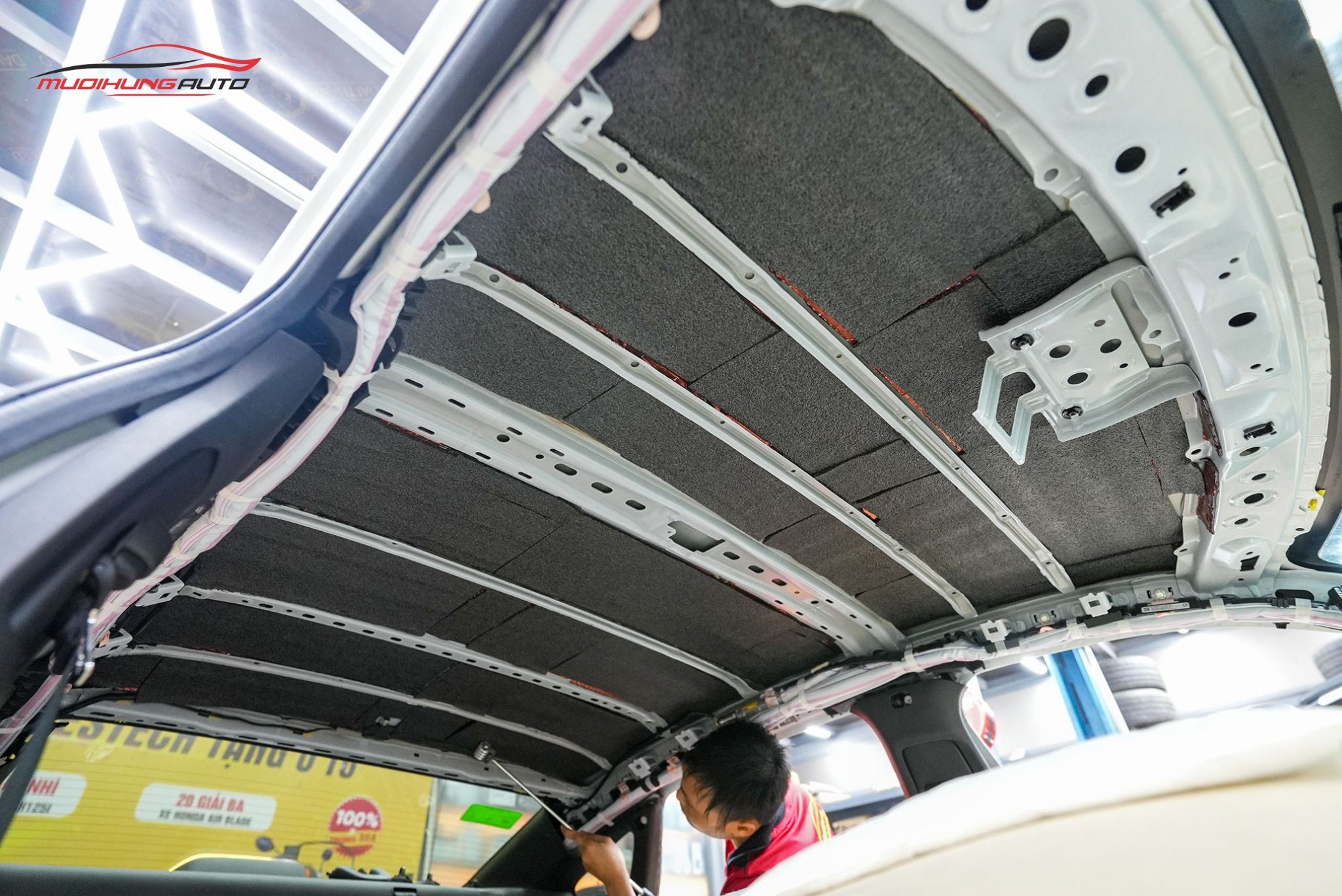 Cách âm trần xe hơi Honda Civic 2023