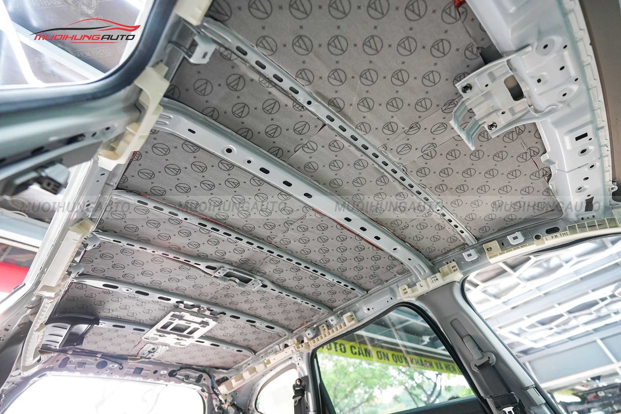 Cách âm trần xe ô tô  Kia Sorento 2023