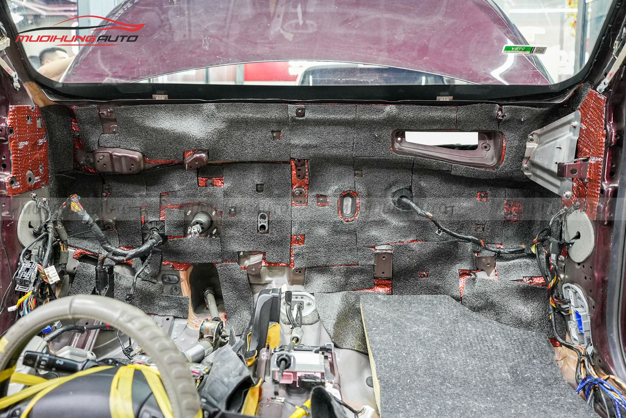 Cách âm vách ngăn khoang máy Vinfast Minio Green