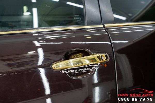 Hô Biến Toyota Camry 10 Năm Tuổi Lên Diện Mạo Mới Tại TPHCM