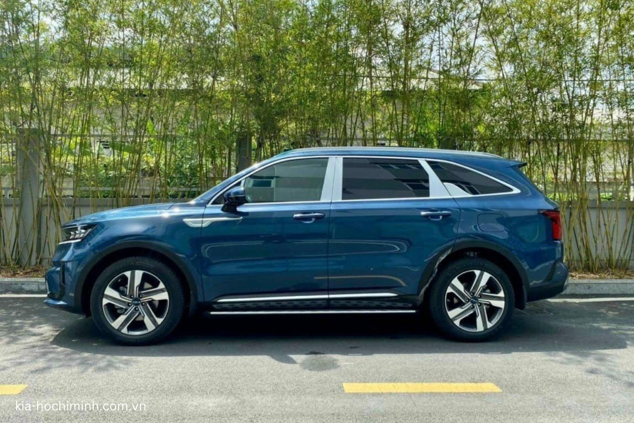 Kia Sorento 2025 - Đánh Giá Chung, Thông Số, Giá Lăn Bánh Mới Nhất 3/2025