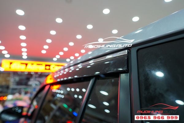 Che mưa xe Toyota Innova 2019 02
