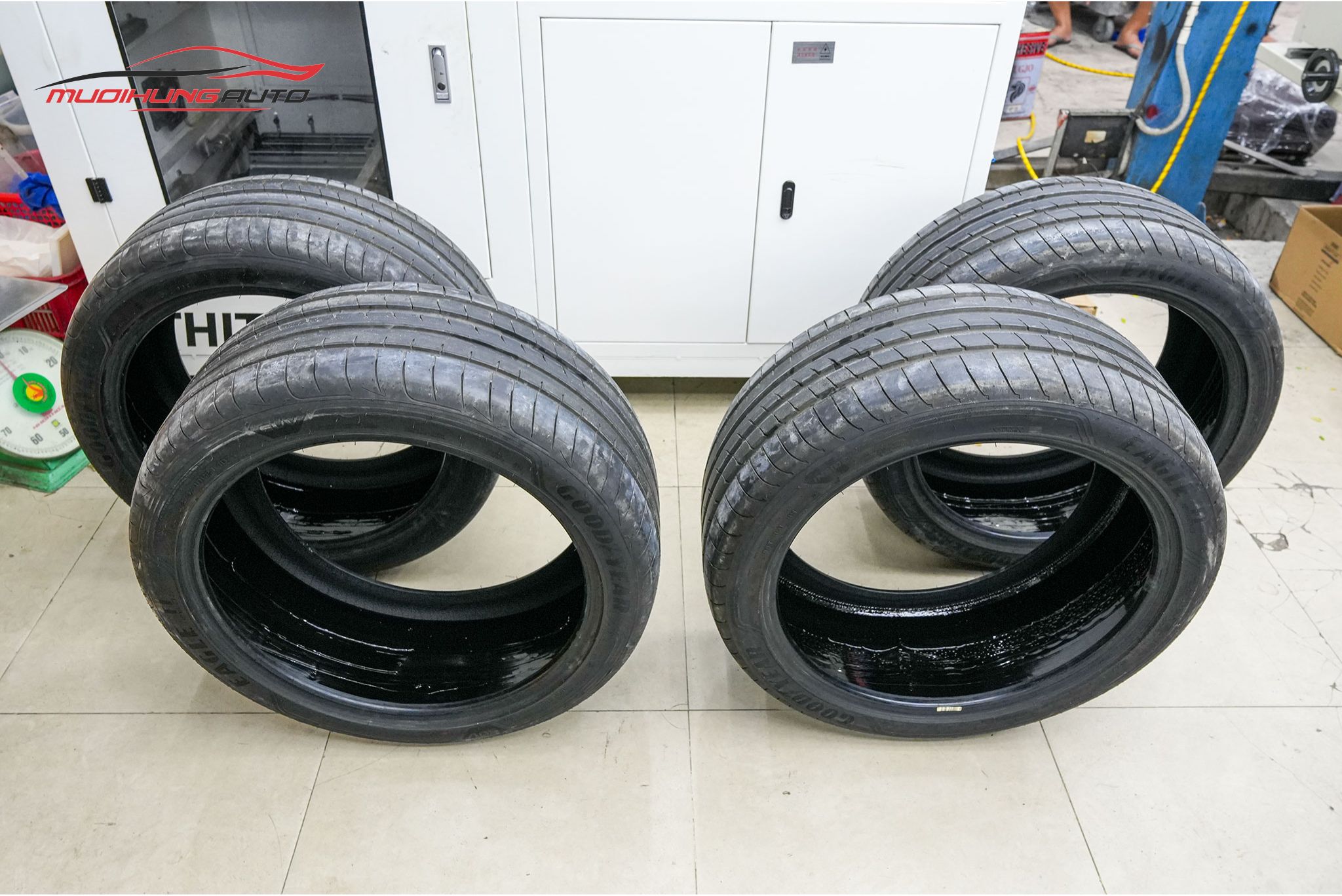 Dịch Vụ Tráng Lốp Chống Đinh Tận Nhà