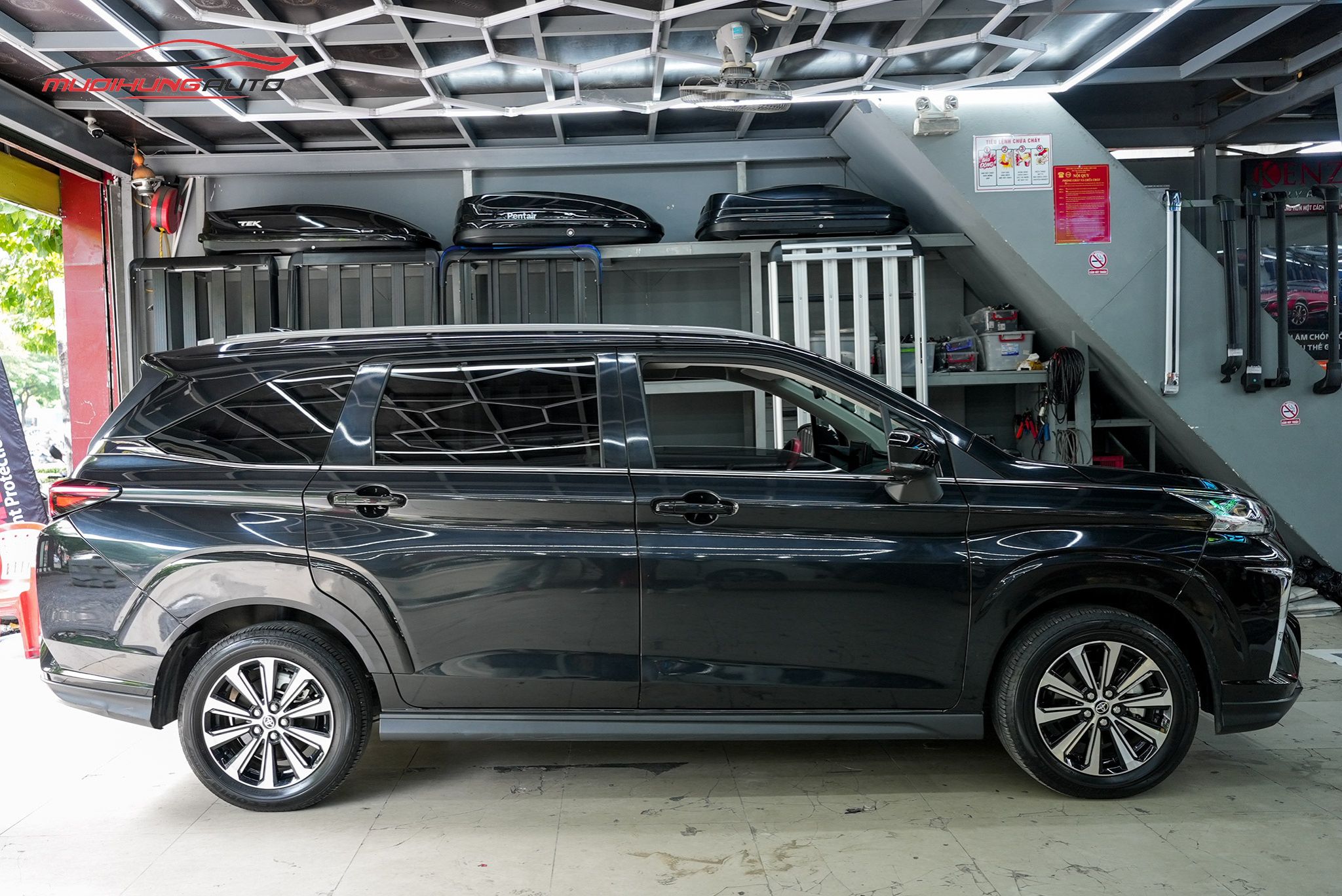 Trước khi lắp baga mui Yaki 127cm CP-308 cho Toyota Veloz Cross 2023