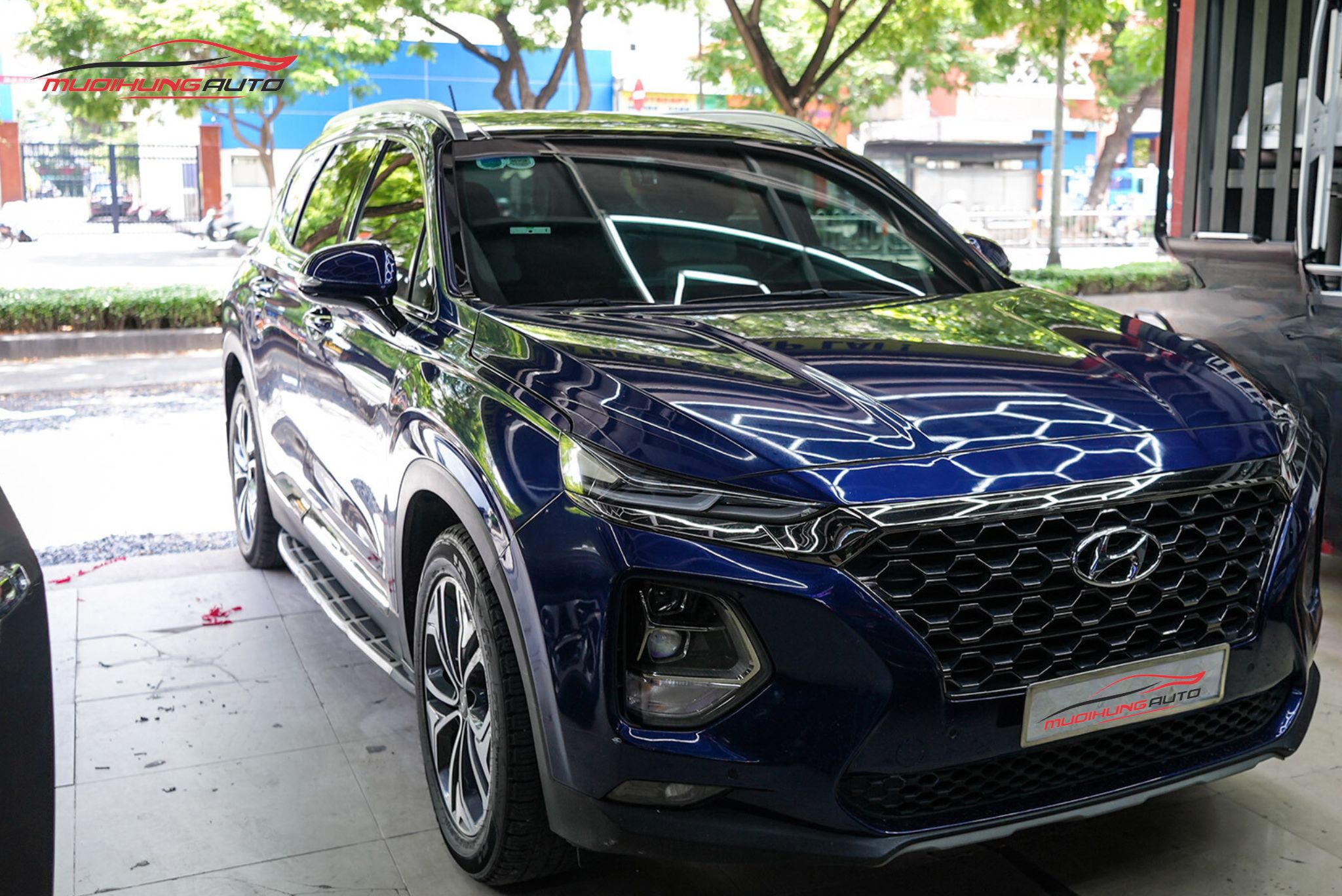 Trước khi lắp baga mui Yaki 129cm CP-439 cho xe Hyundai Santafe 2022