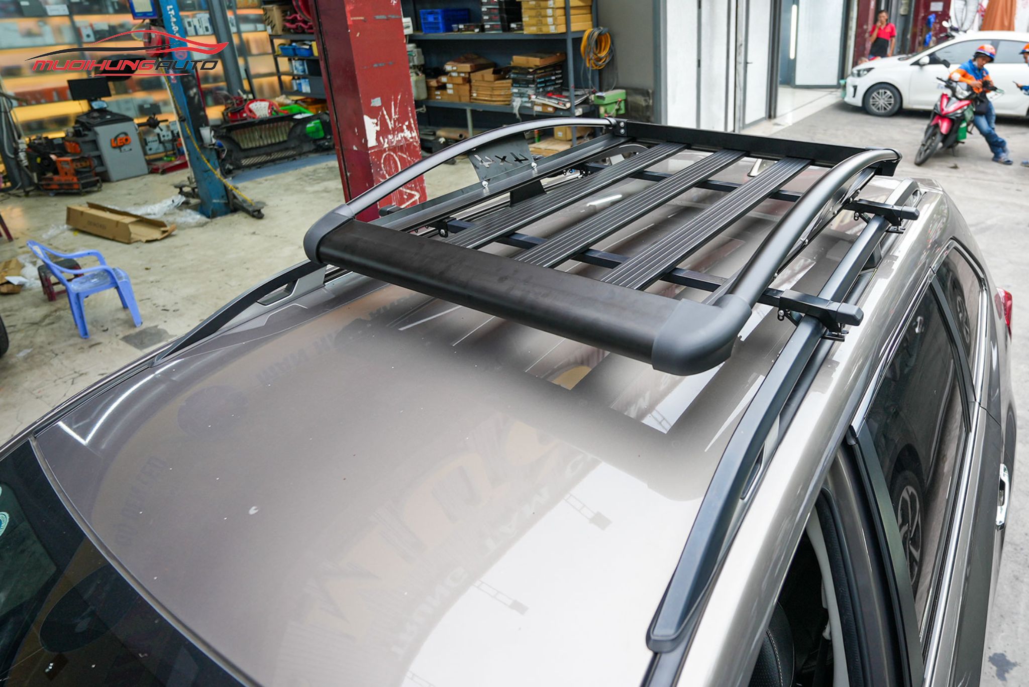 Lắp baga mui Yaki 129cm CP-439 cho xe Subaru Forester 2022