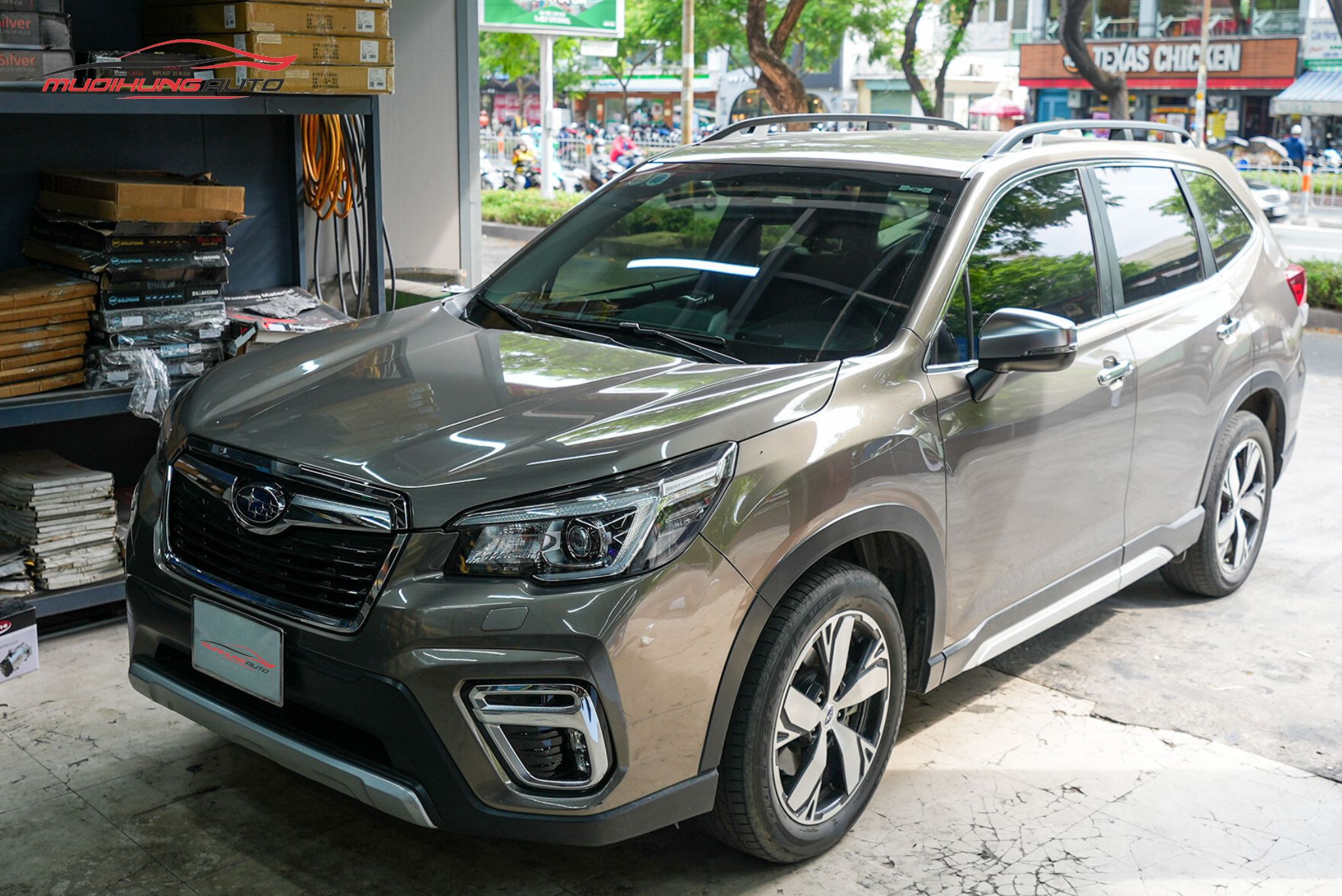 Trước khi lắp baga mui Yaki 129cm CP-439 cho xe Subaru Forester 2022