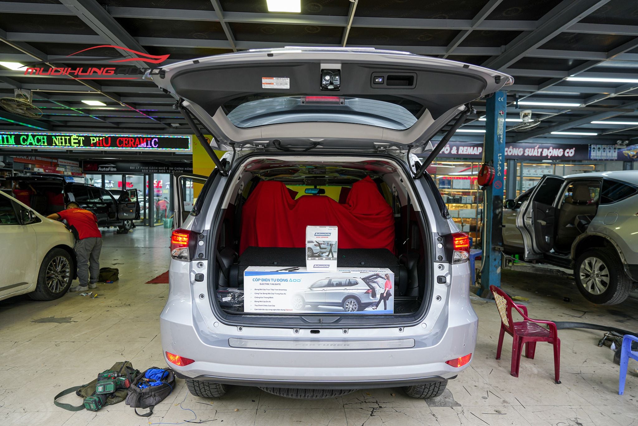 cốp điện ô tô Toyota Fortuner