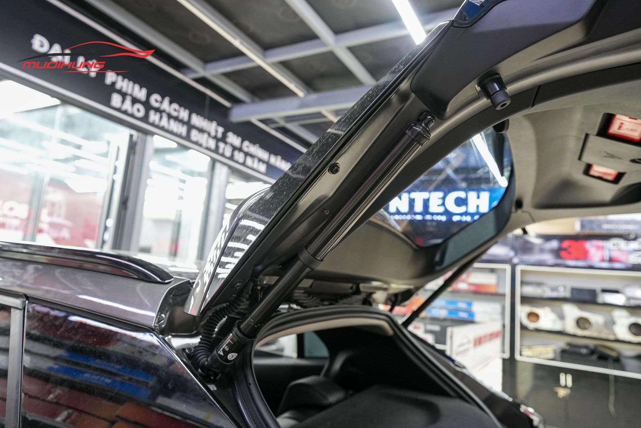 Cốp điện xe hơi Peugeot 2008