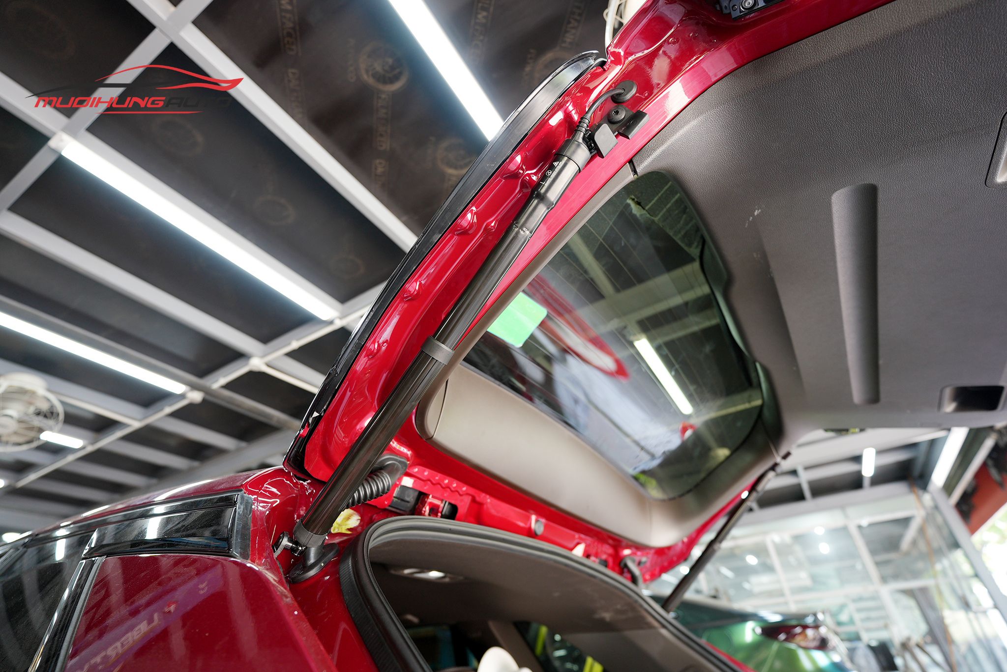 Cốp điện xe hơi Vinfast LUX SA2.0