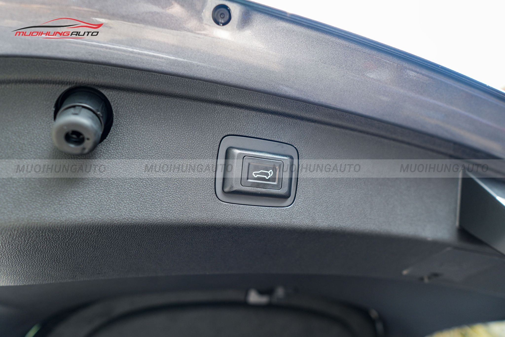 Cốp điện xe MG MG7 2024