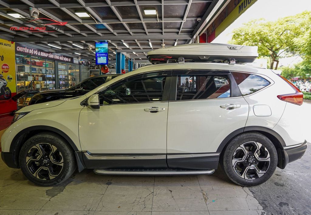 Cốp nóc 460L màu trắng kiểu phi thuyền cho xe Honda CRV 2022