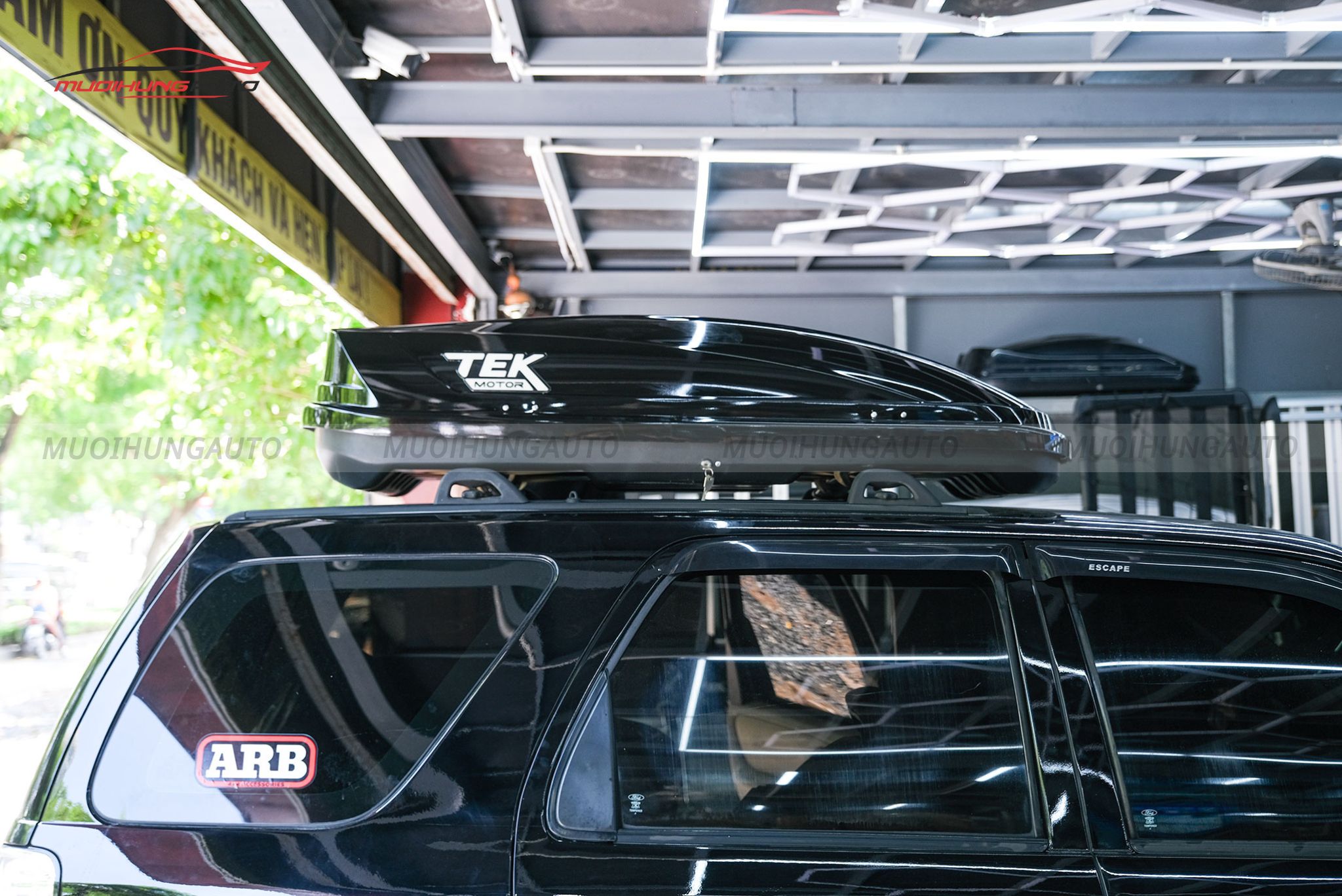 Cốp nóc cho xe Ford Escape 2006