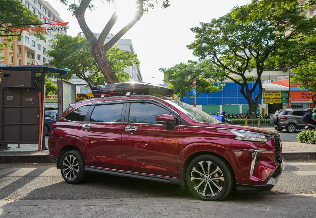 Cốp nóc ô tô kiểu phi thuyền cho Toyota Veloz