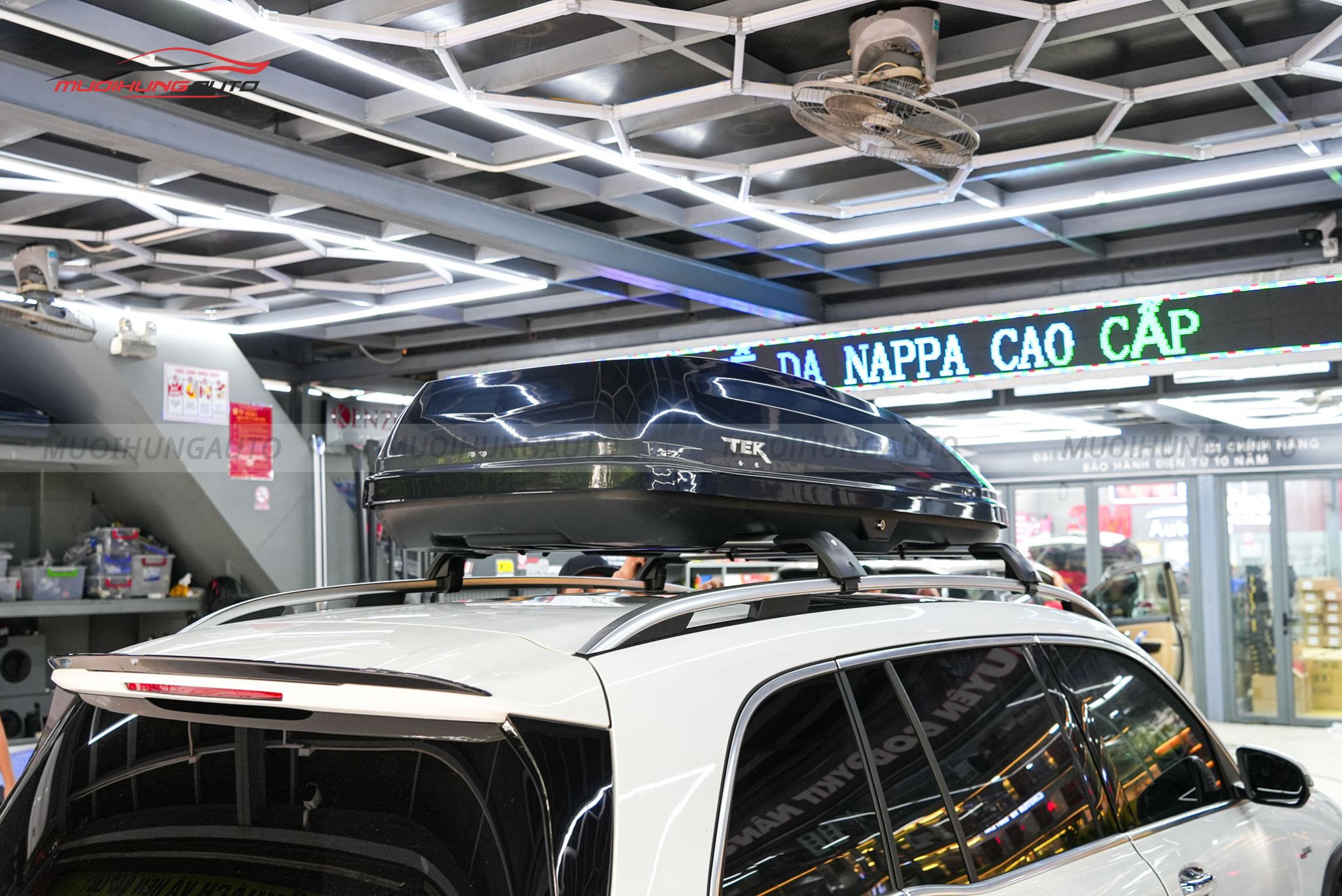 Cốp nóc ô tô Mercedes GLB35 2022