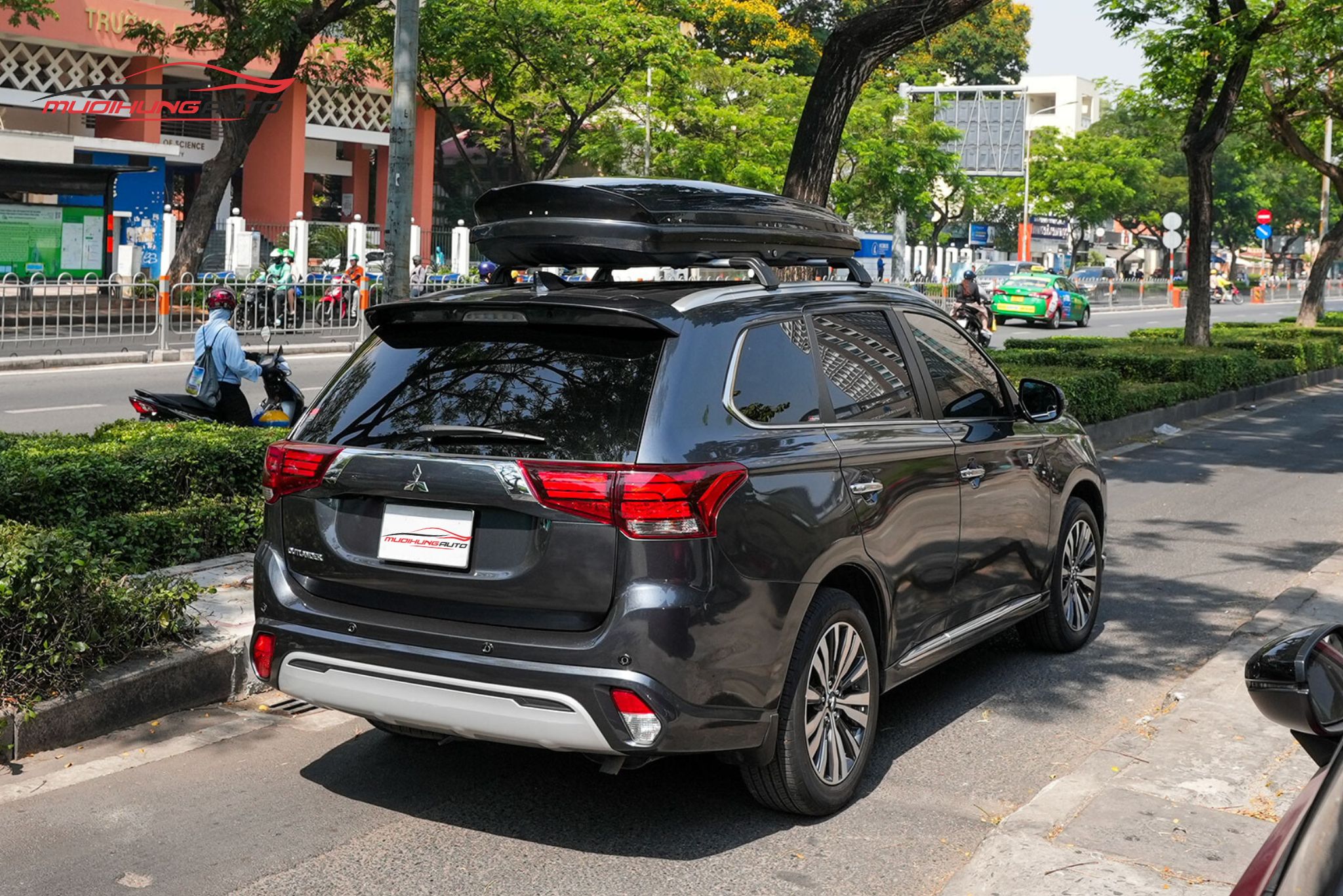 Cốp nóc ô tô Mitsubishi Outlander