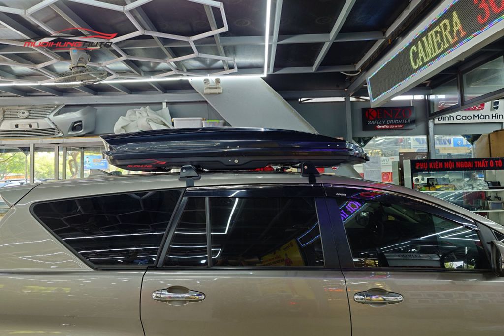 Cốp nóc phi thuyền 700l cho Toyota Innova