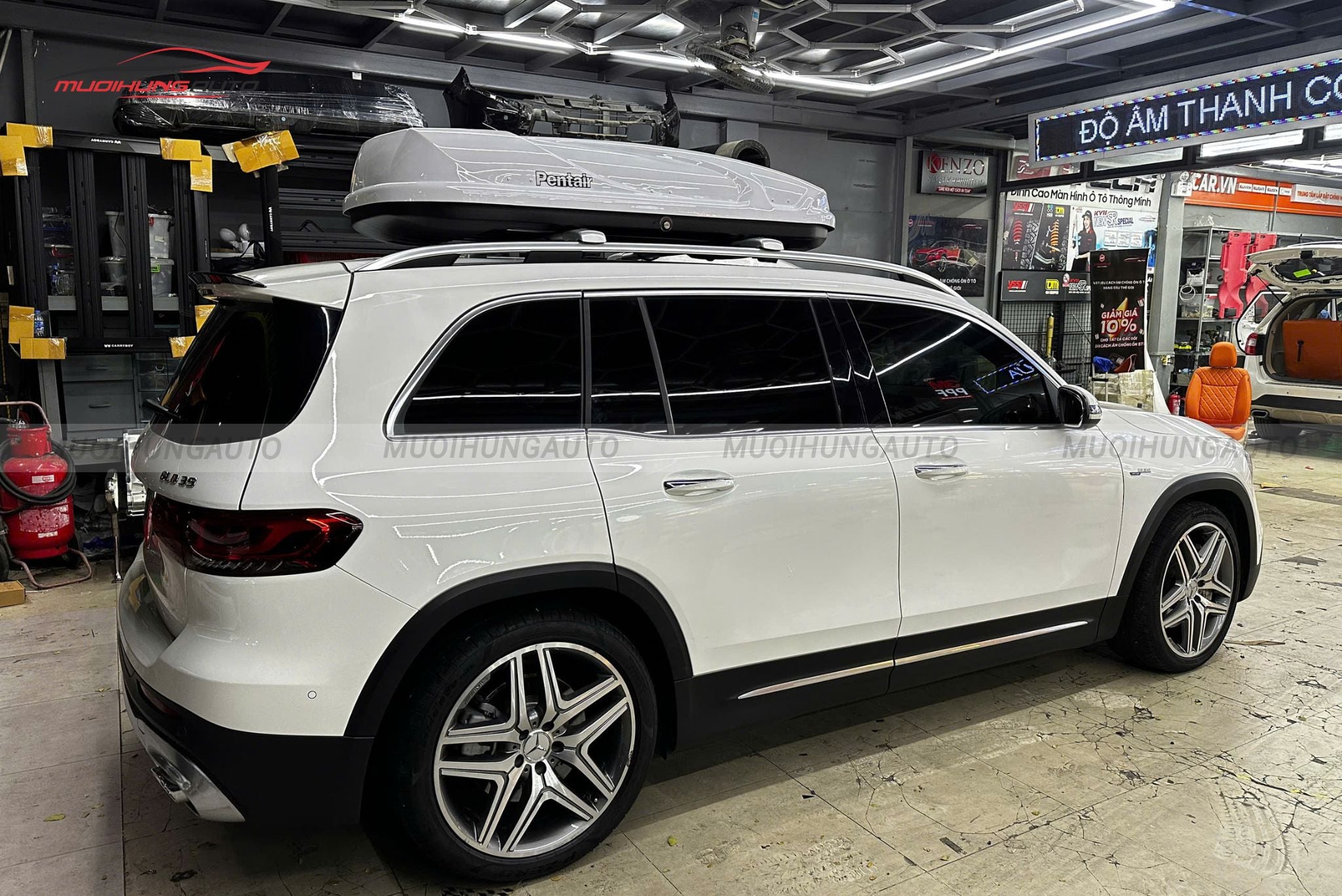 Cốp nóc phi thuyền Mercedes GLB35 2024