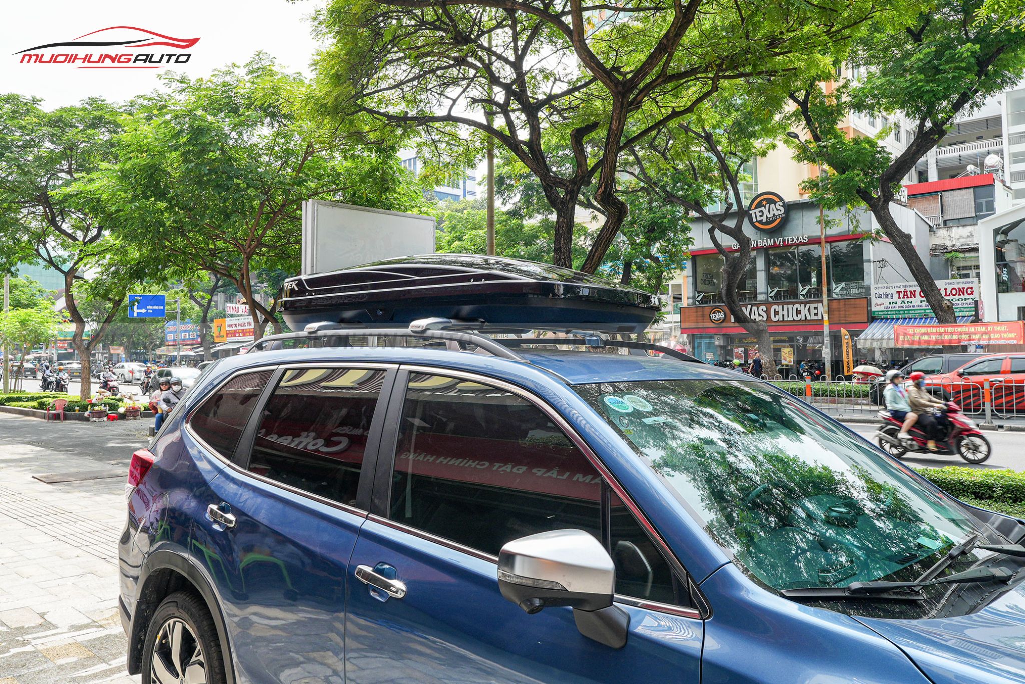 Cốp nóc phi thuyền Subaru Forester 2022