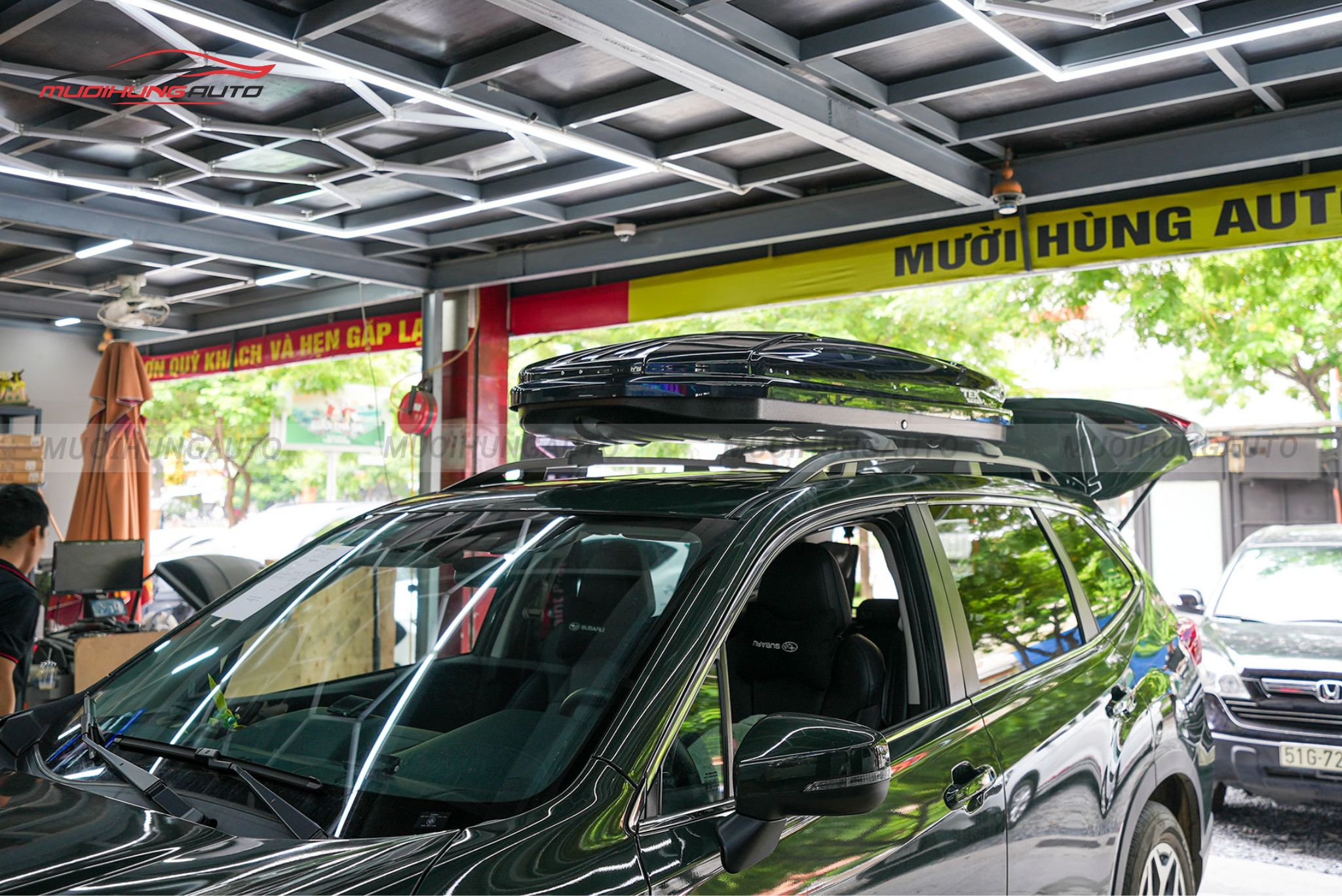 Cốp nóc phi thuyền Subaru Forester 2023