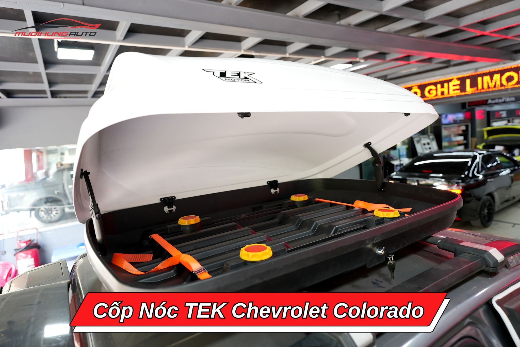 Cốp nóc phi thuyền TEK ô tô Chevrolet Colorado