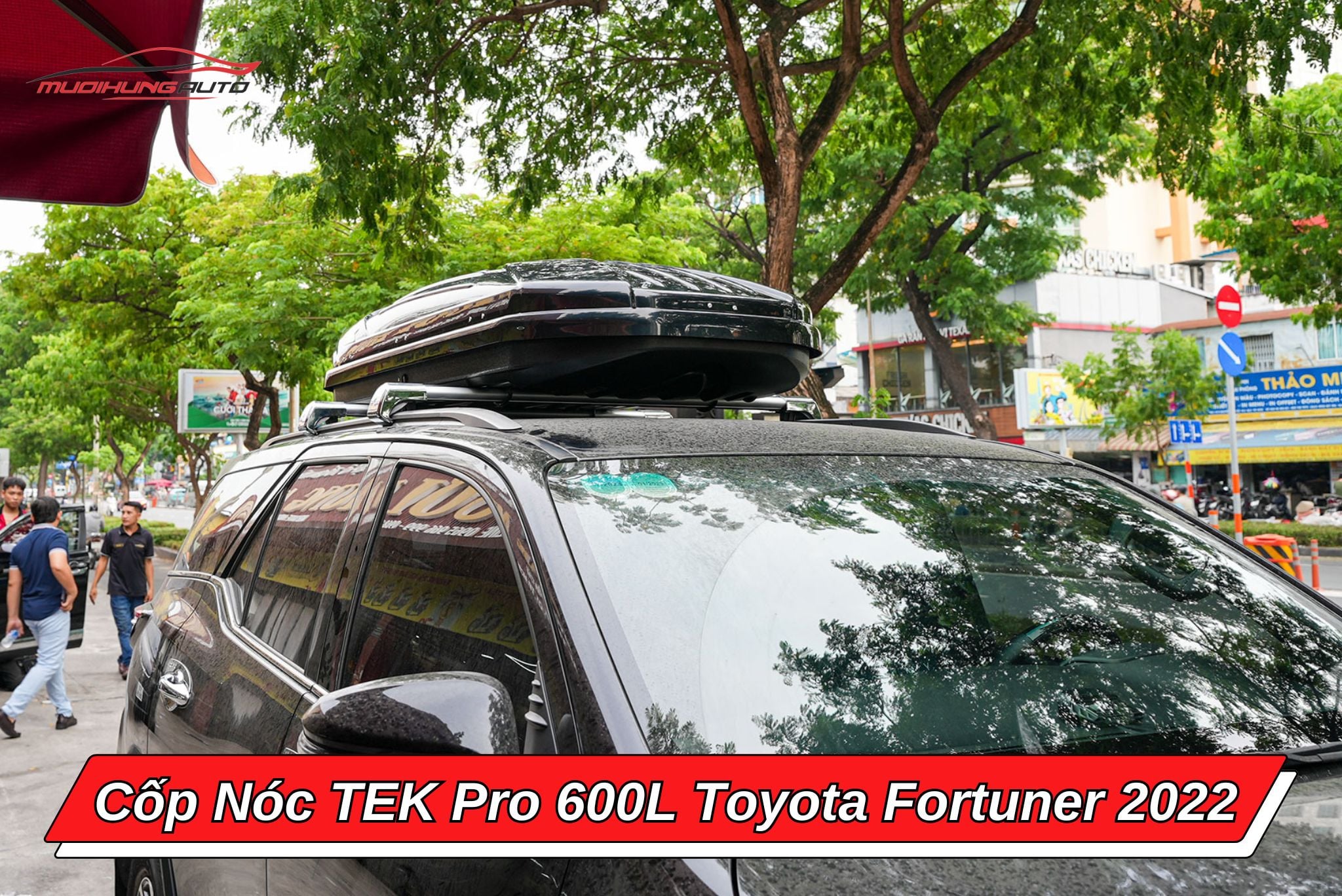 Cốp nóc phi thuyền TEK Pro 600L ô tô Toyota Fortuner 2022