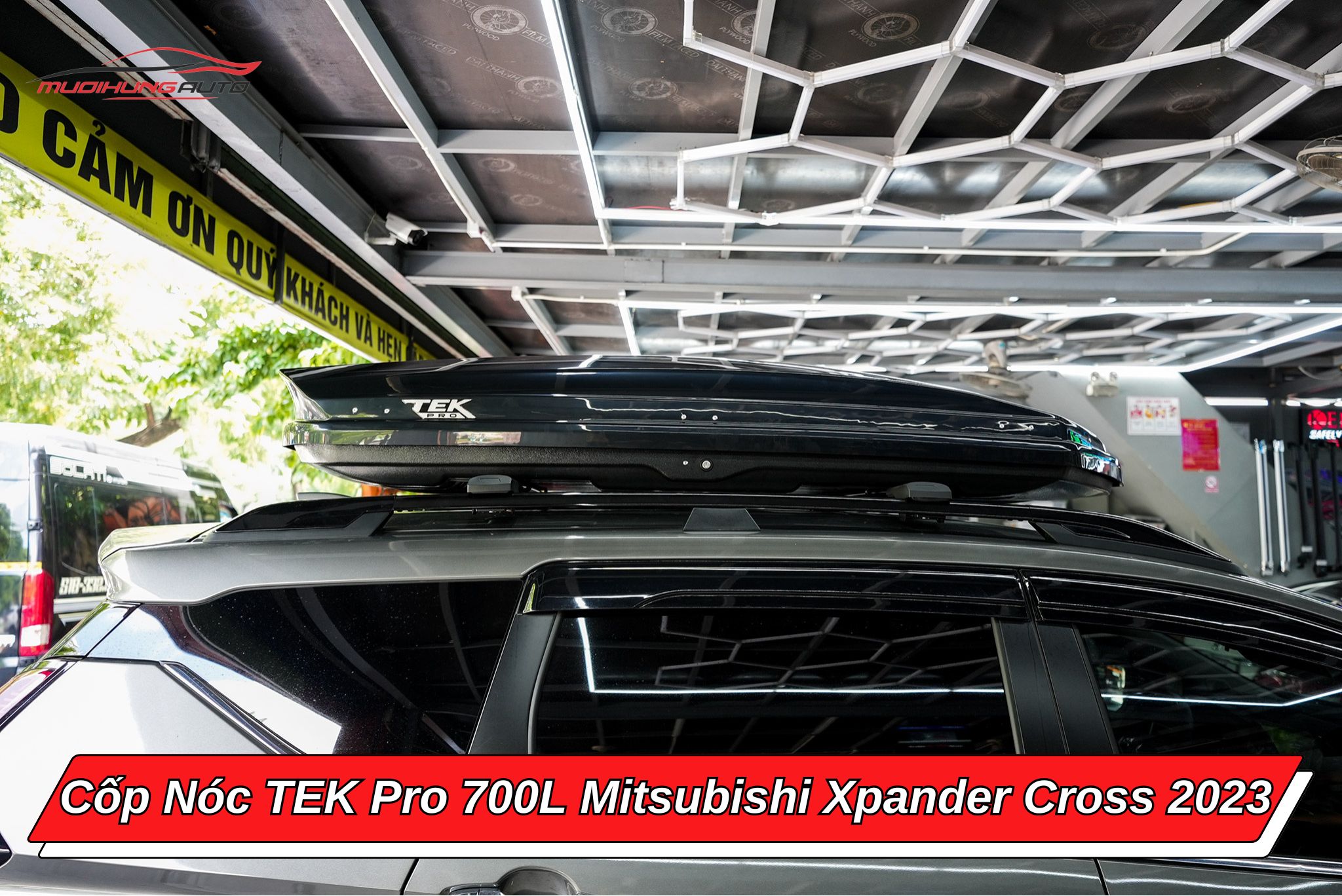 Cốp nóc phi thuyền TEK Pro 700l xe Mitsubishi Xpander Cross 2023