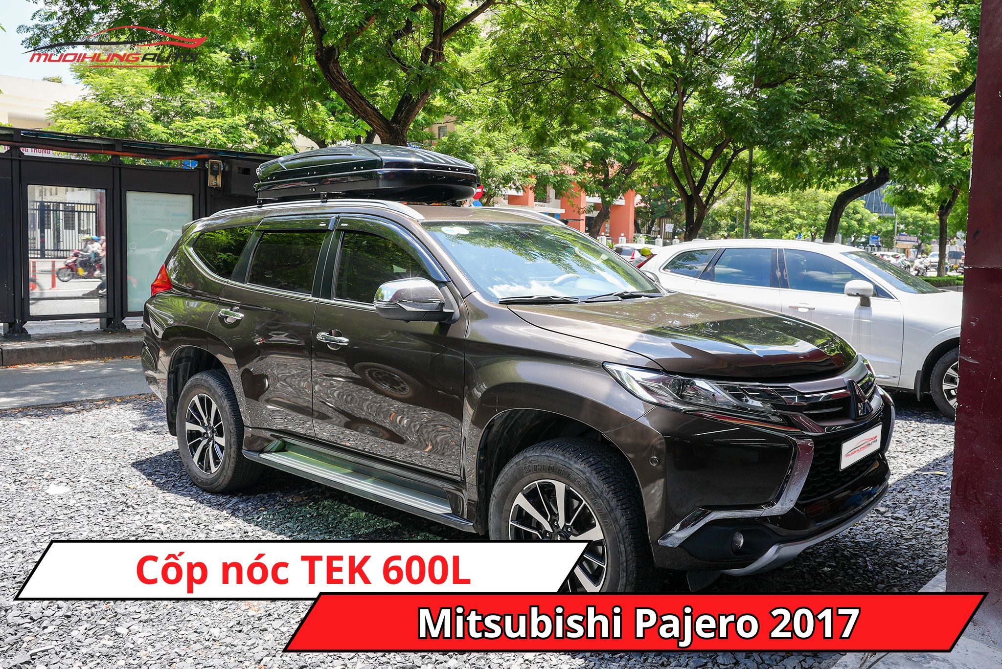 Cốp nóc TEK 600L xe Mitsubishi Pajero 2017