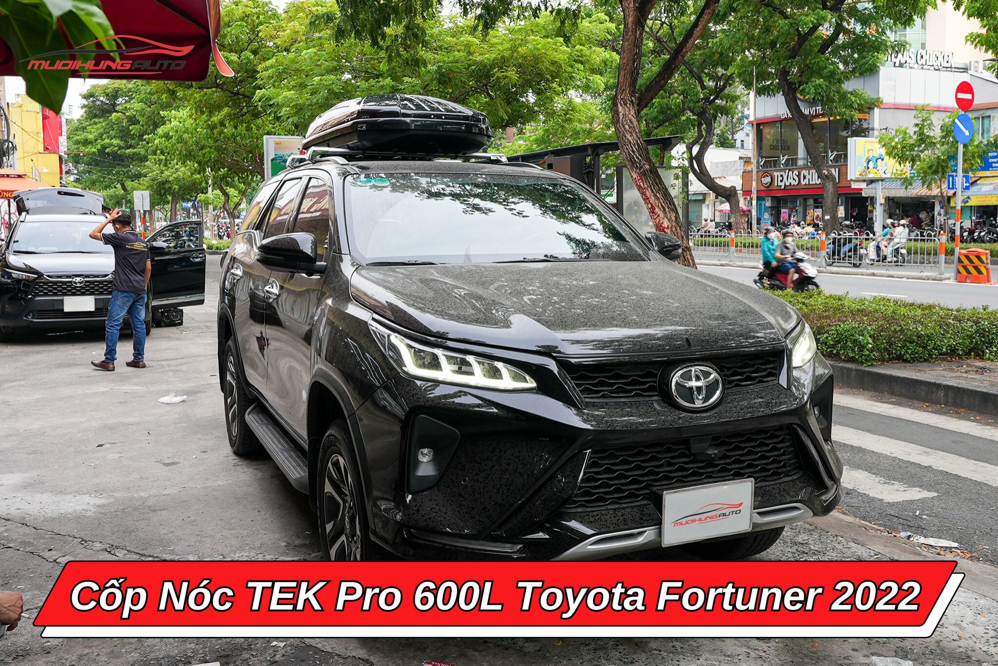 Cốp nóc TEK Pro 600L ô tô Toyota Fortuner 2022