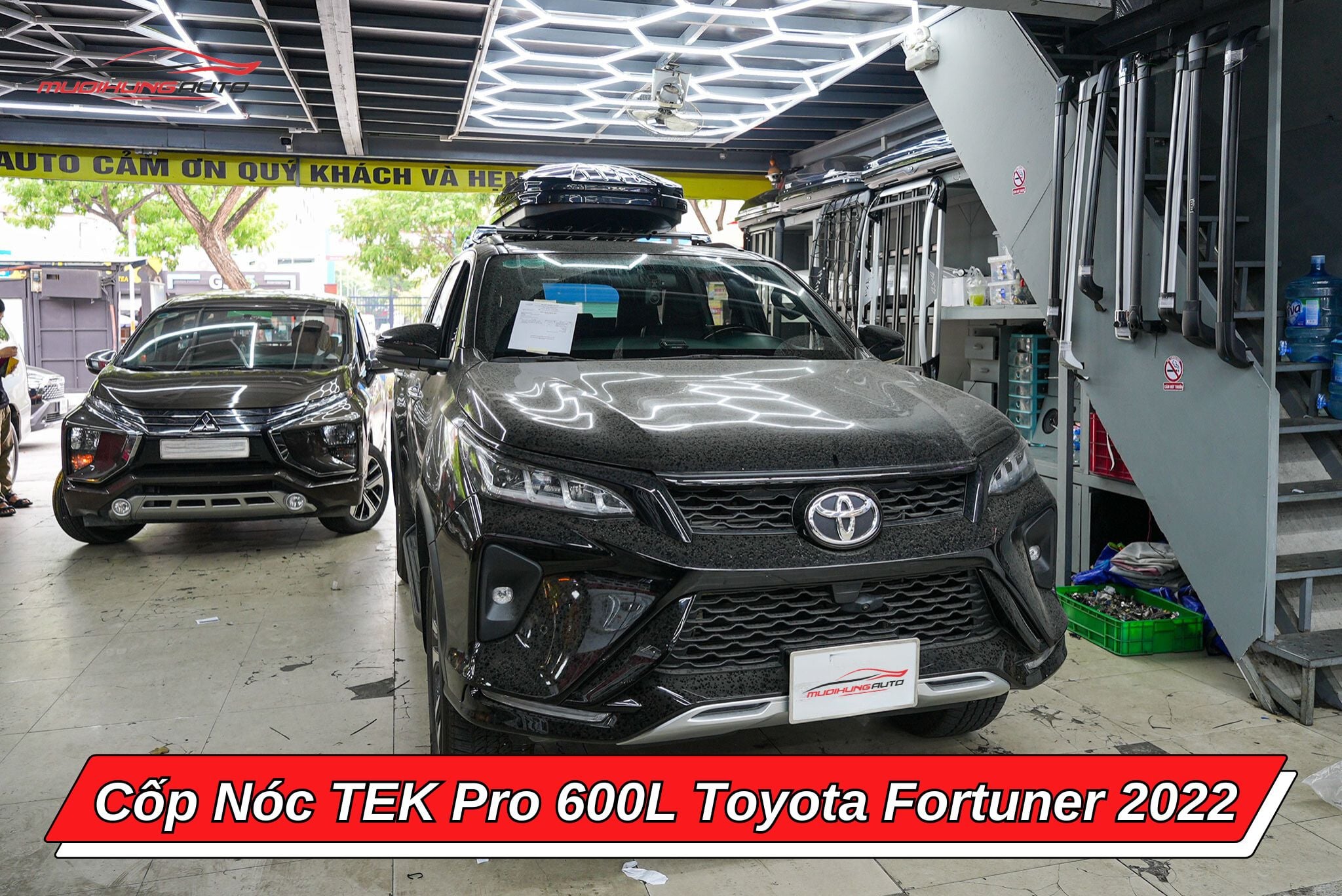 Cốp nóc TEK Pro 600L xe Toyota Fortuner 2022