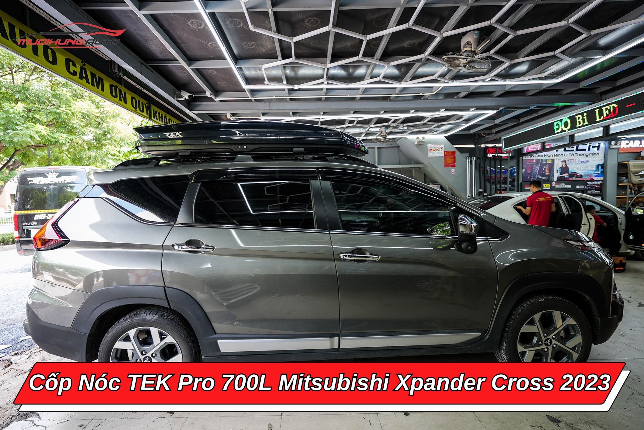 Cốp nóc TEK Pro 700l cho xe Mitsubishi Xpander Cross 2023