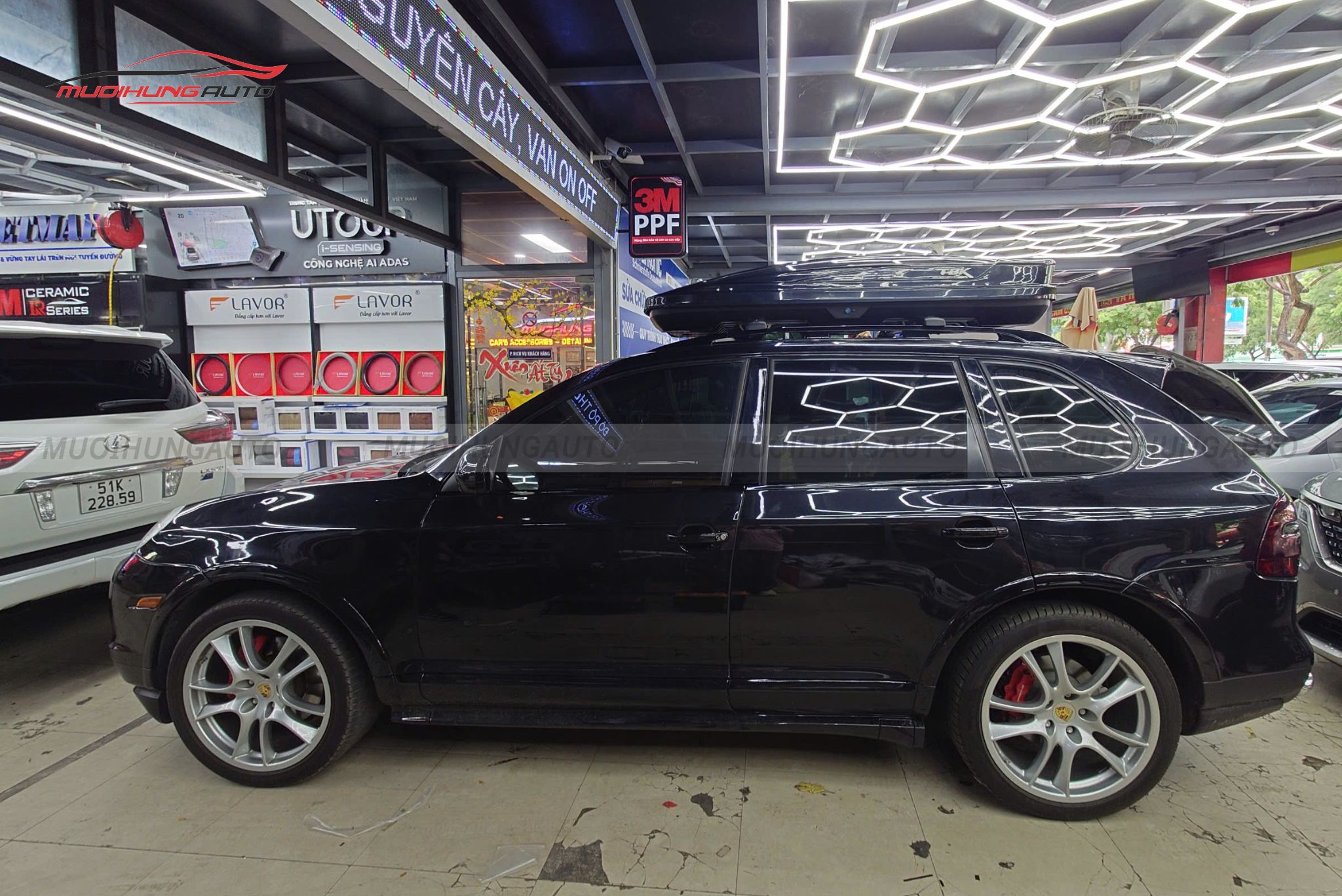 Cốp nóc xe Porsche Cayenne