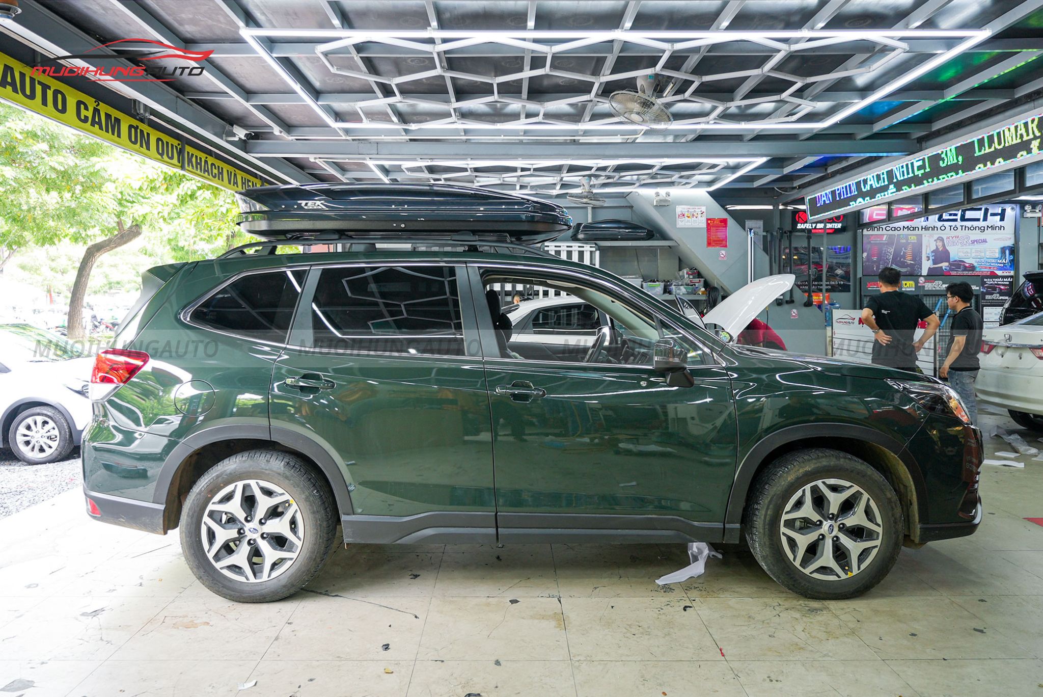 Cốp nóc xe Subaru Forester 2023