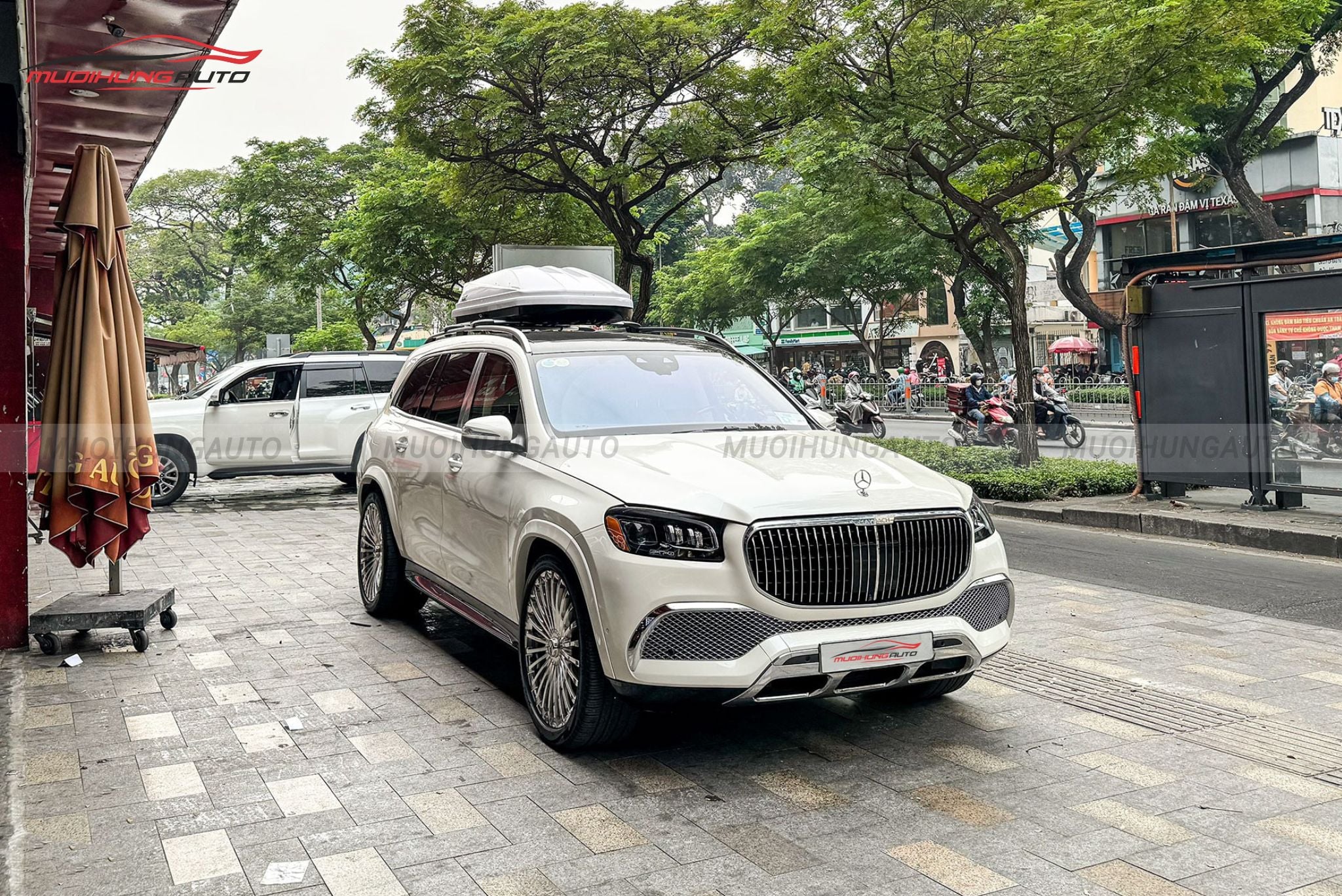 Cốp phi thuyền Mercedes GLS600