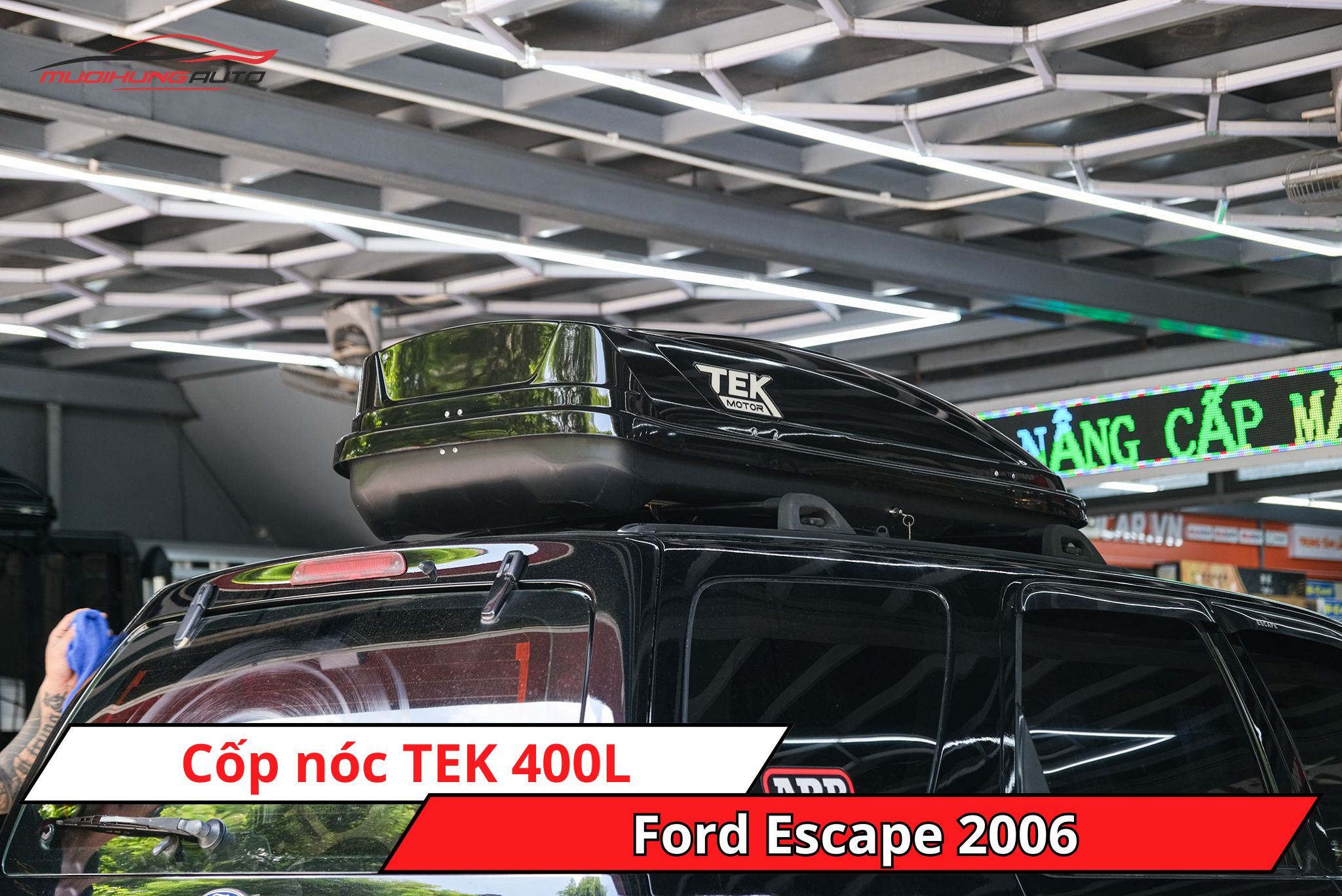 Cốp phi thuyền TEK 400L cho Ford Escape 2006