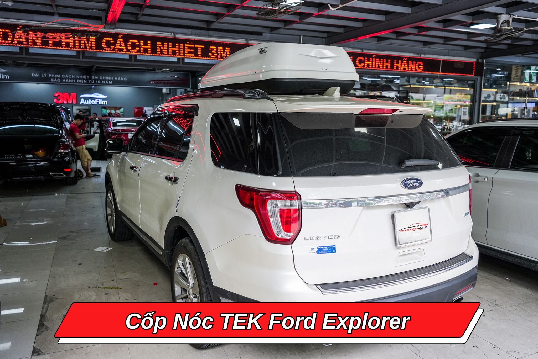 Cốp phi thuyền TEK cho ô tô Ford Explorer